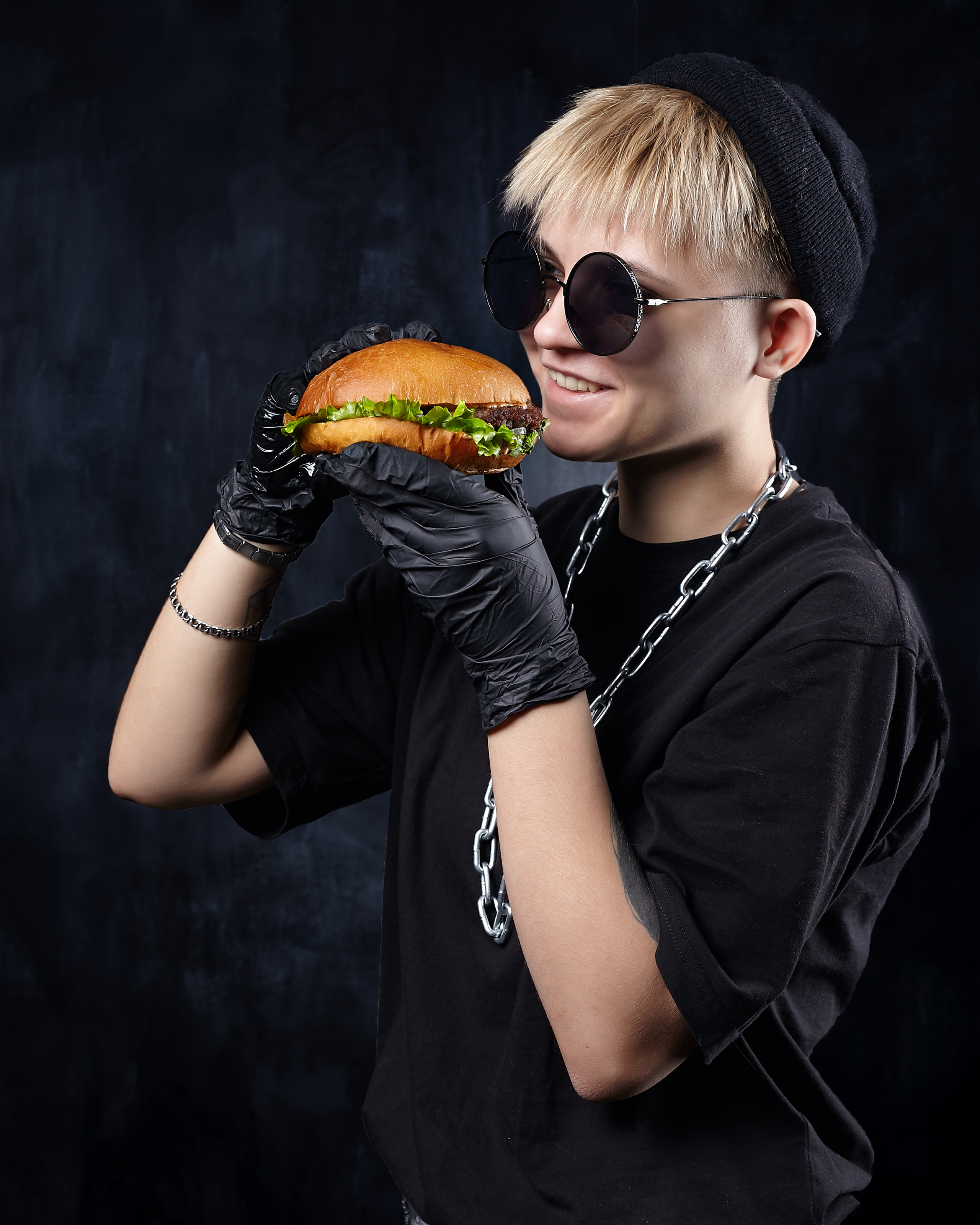 Рекламная фотосъемка. Студийный, предметный и репортажный фотограф в Владивостоке