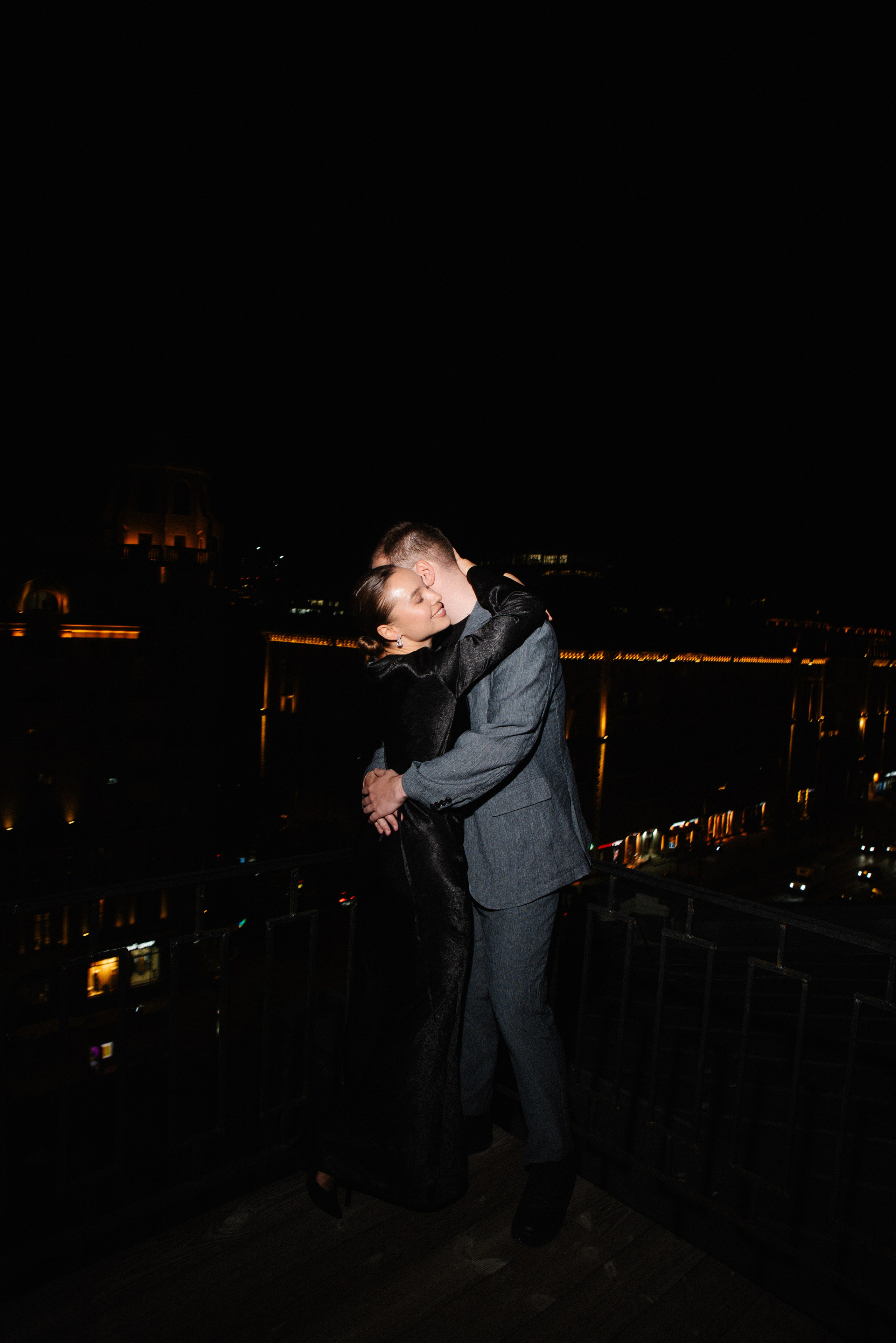 Обнимая. Свадебный, женский фотограф в Москве, Мытищах, Королёве Ксения Узилле