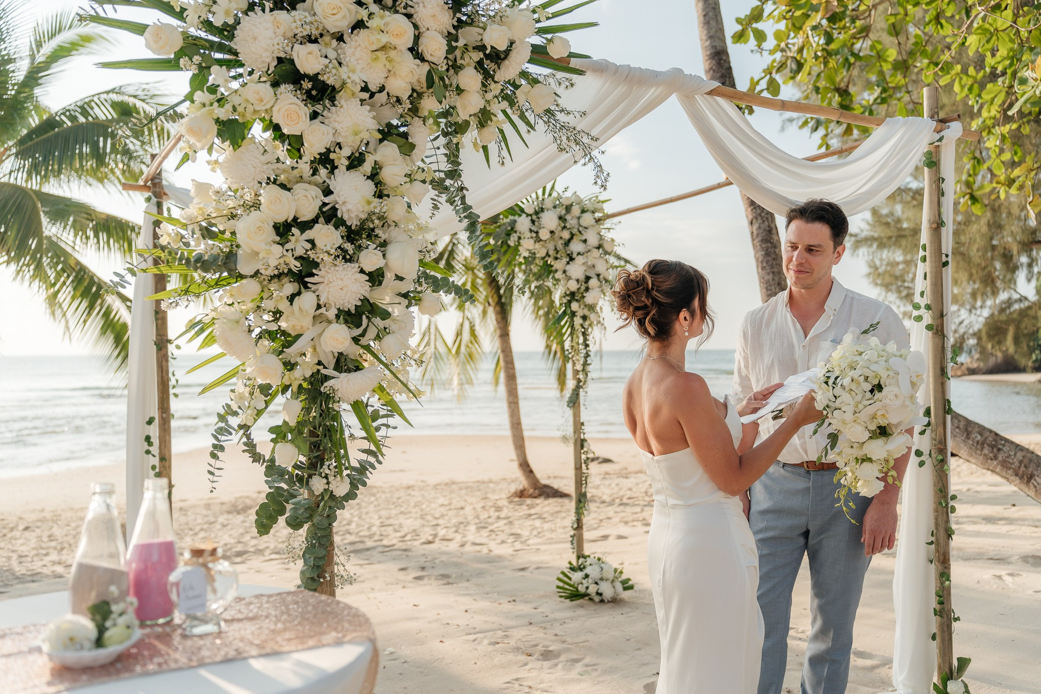 Mariage sur la plage. Mariage à Koh Samui, en Thaïlande. Whatsapp: +66 94 3 650 301