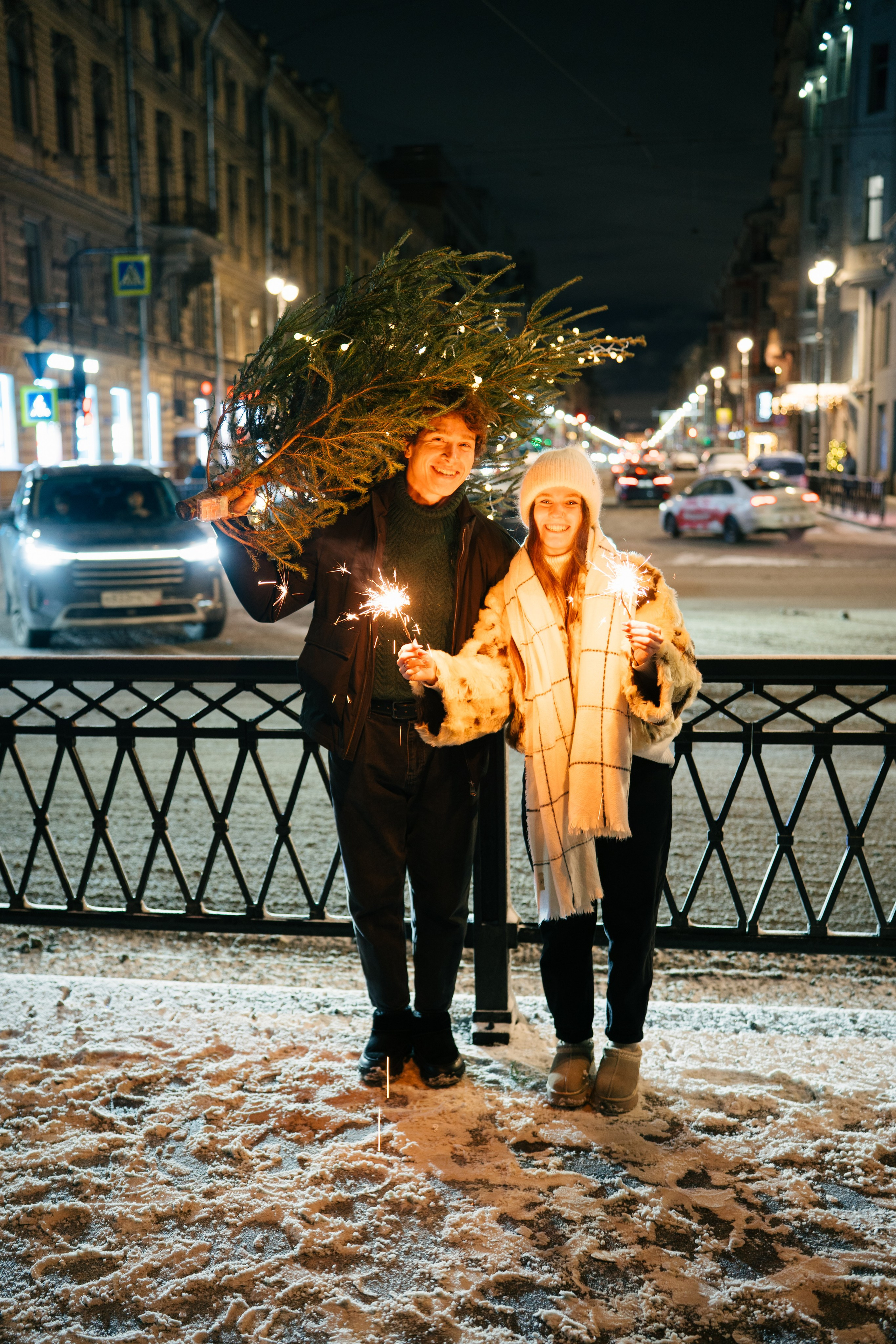 НОВОГОДНЯЯ ПРОГУЛКА ПАРЫ ПО ЧЕРНЫШЕВСКОЙ ПЕРЕД НОВЫМ ГОДОМ. Профессиональный фотограф, Санкт-Петербург — Виктория Богомолова
