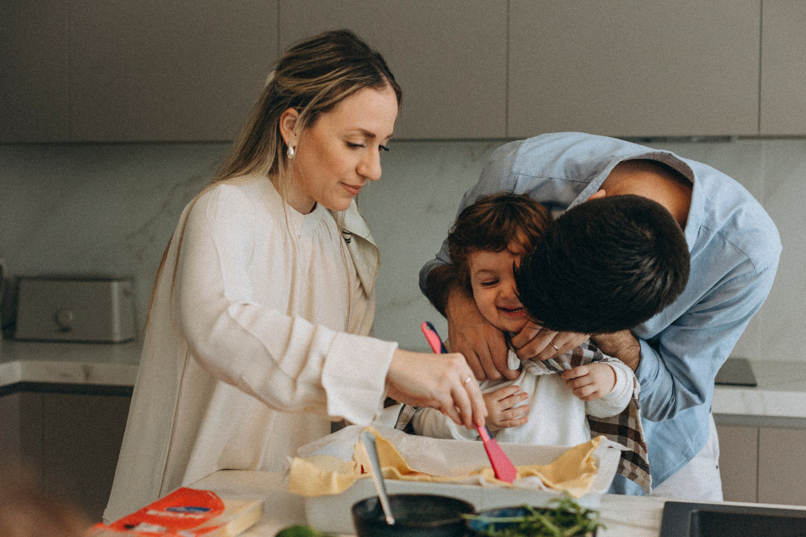 Family day — pizza and kite adventures. Katerina Nord | Wedding and Couple Photographer in Germany and Europe
