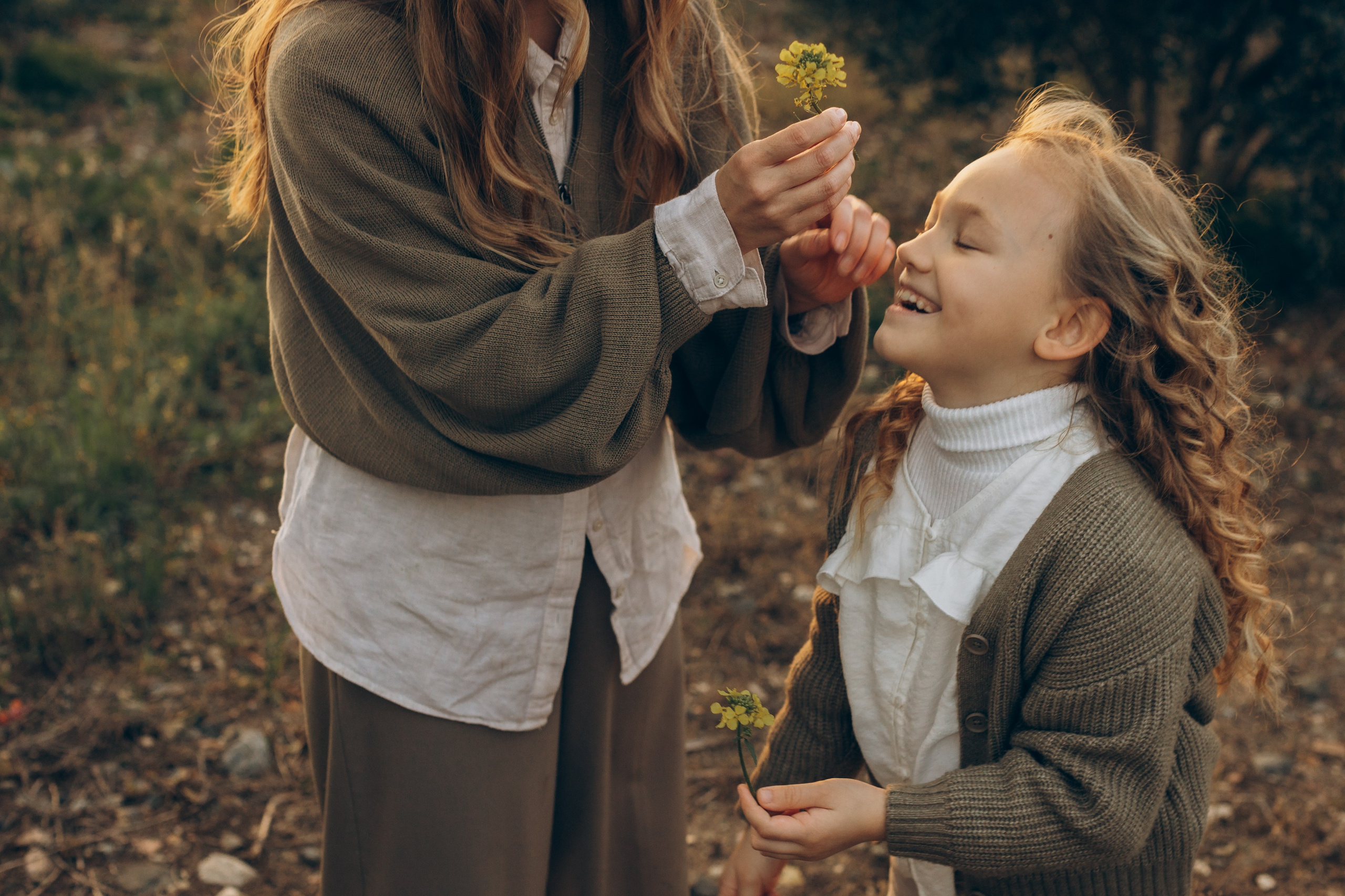 A warm afternoon in the field, just us and the time to be together. Katerina Nord | Wedding and Couple Photographer in Germany and Europe