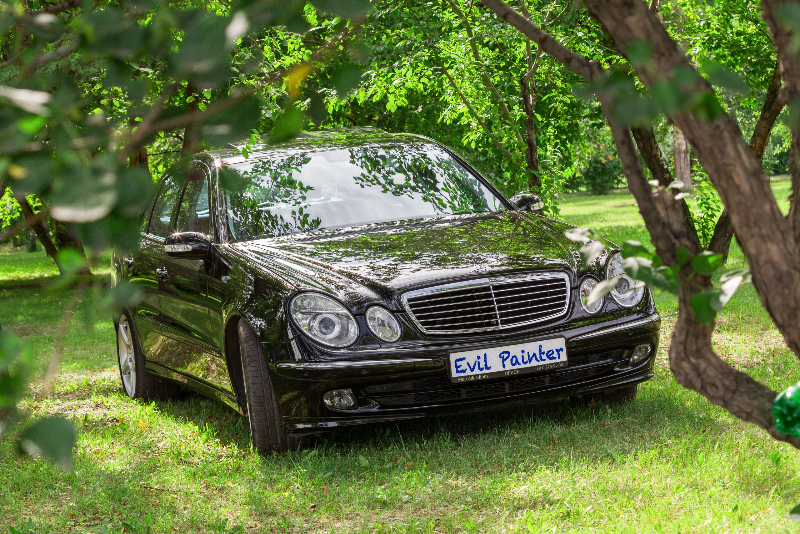 Фотосъемка автомобиля Mercedes для Evil Painter. Интерьерный фотограф и ретушер в Красноярске Денис Антропов