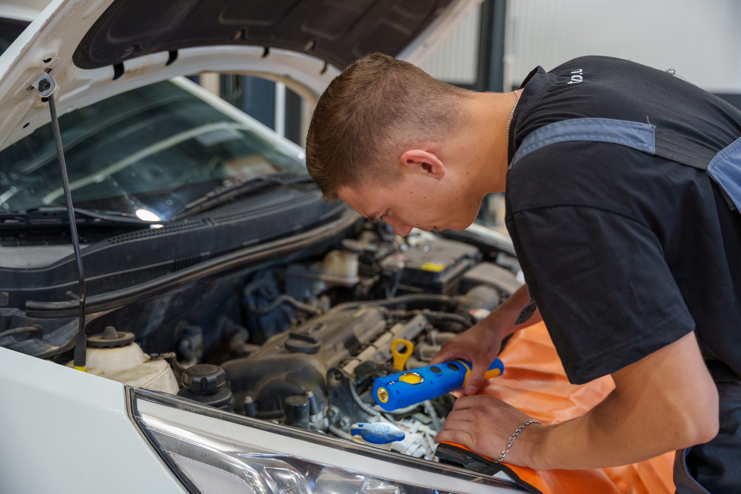 Интерьерная фотосъемка автосервиса Fit Service в Краснодаре — Профессиональная фотосъемка интерьера техцентра в Краснодаресеть СТО. Шедевры для Вас! Фотограф и Видеограф в Краснодаре Пахиев Руслан