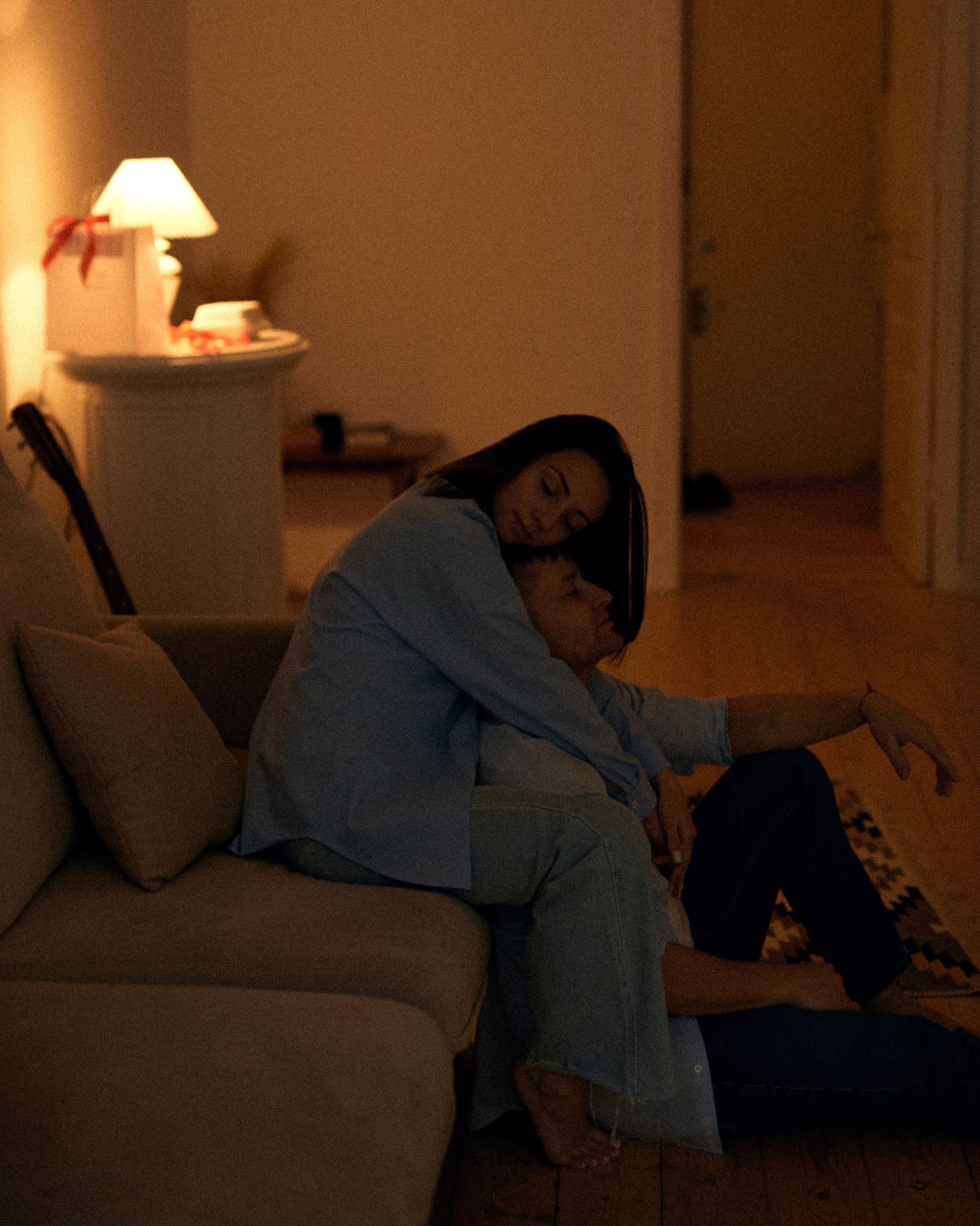 Мы сегодня дома