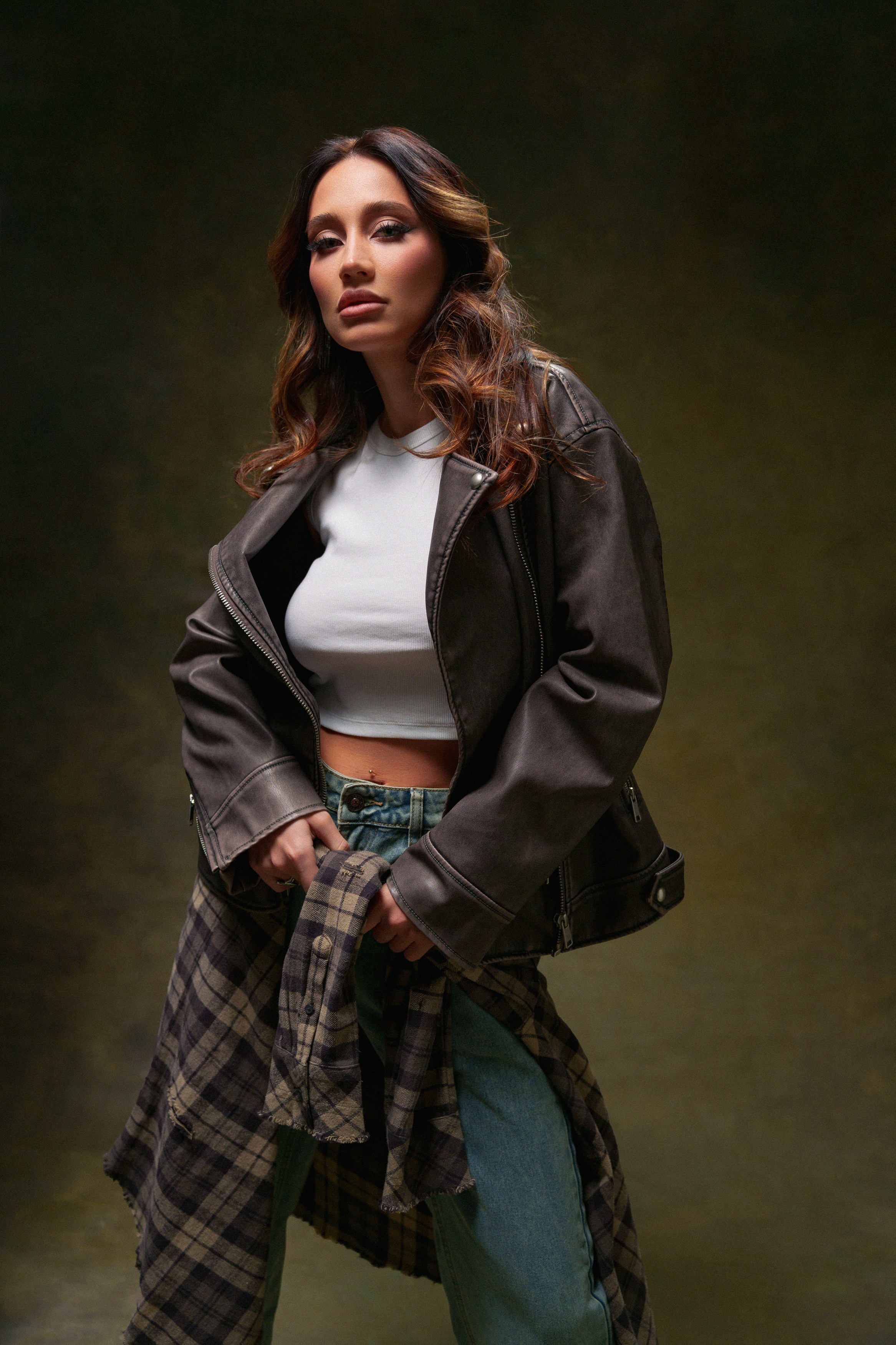 Портрет в студии, контент для блога, экспертная фотосессия | женский портрет | фотосессия в студии | фото контент для блога | экспертный блог визуал | контент инстаграм | экспертная съемка | контент фотосессия | личный блог визуал | личный бренд визуал | контент фотосессия | идеи фотосессии для контента | фото для блога | женский экспертный блог | фотосессия для личного бренда | бренд съемка