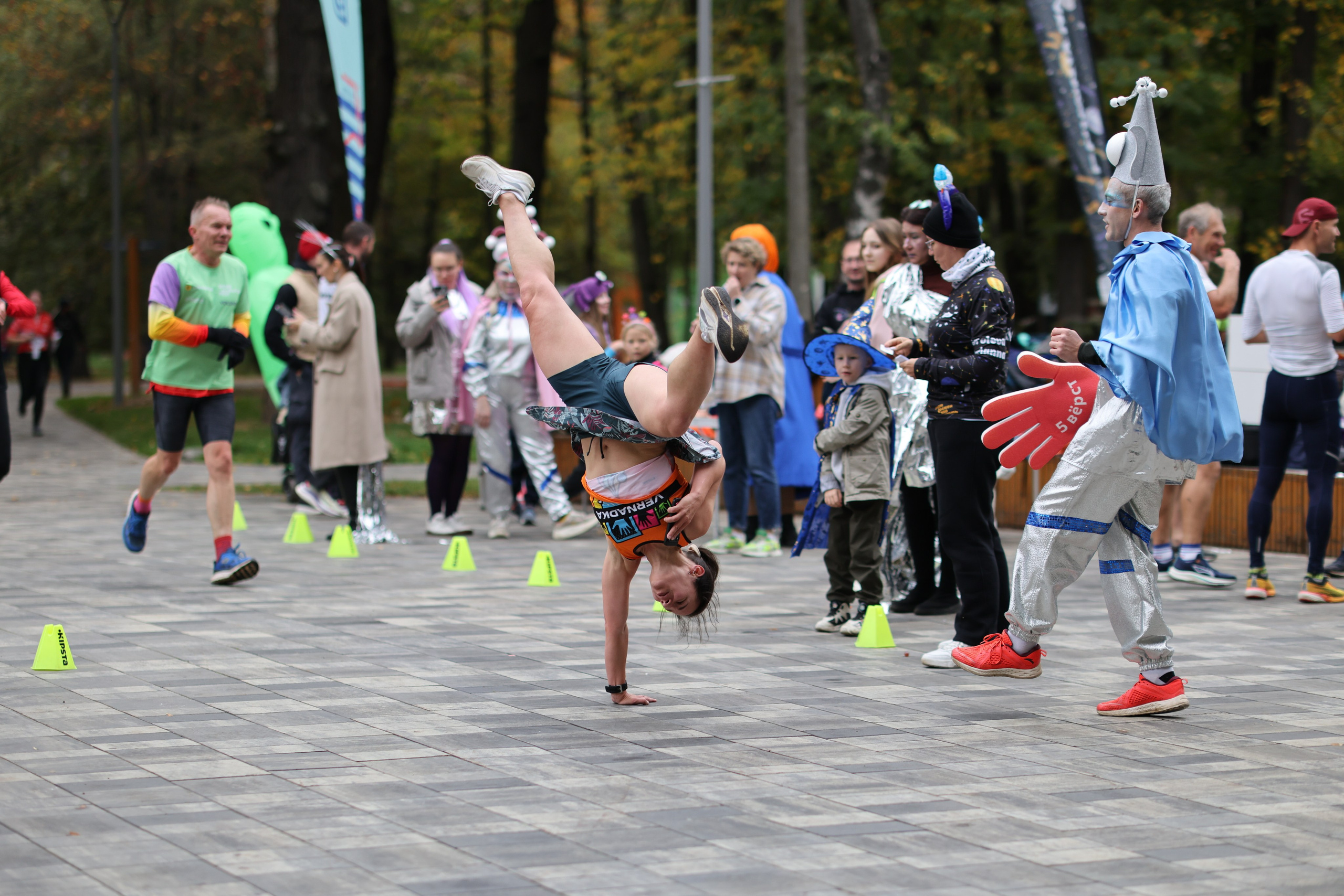 День рождения 5 вёрст Химки, 27.09.25. Фотограф Сергей Ловкий
