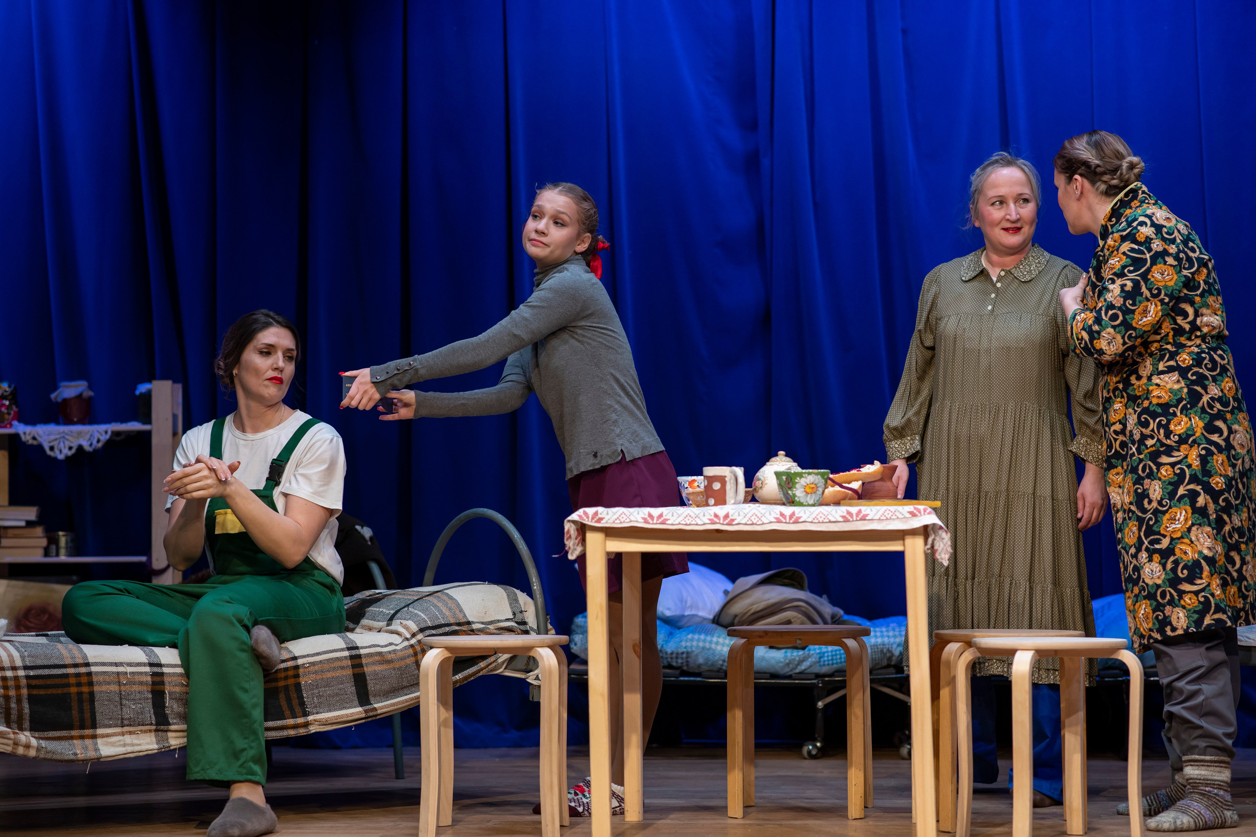 «Девчата», спектакль театральной студии «Дом». Фотограф Сергей Ловкий