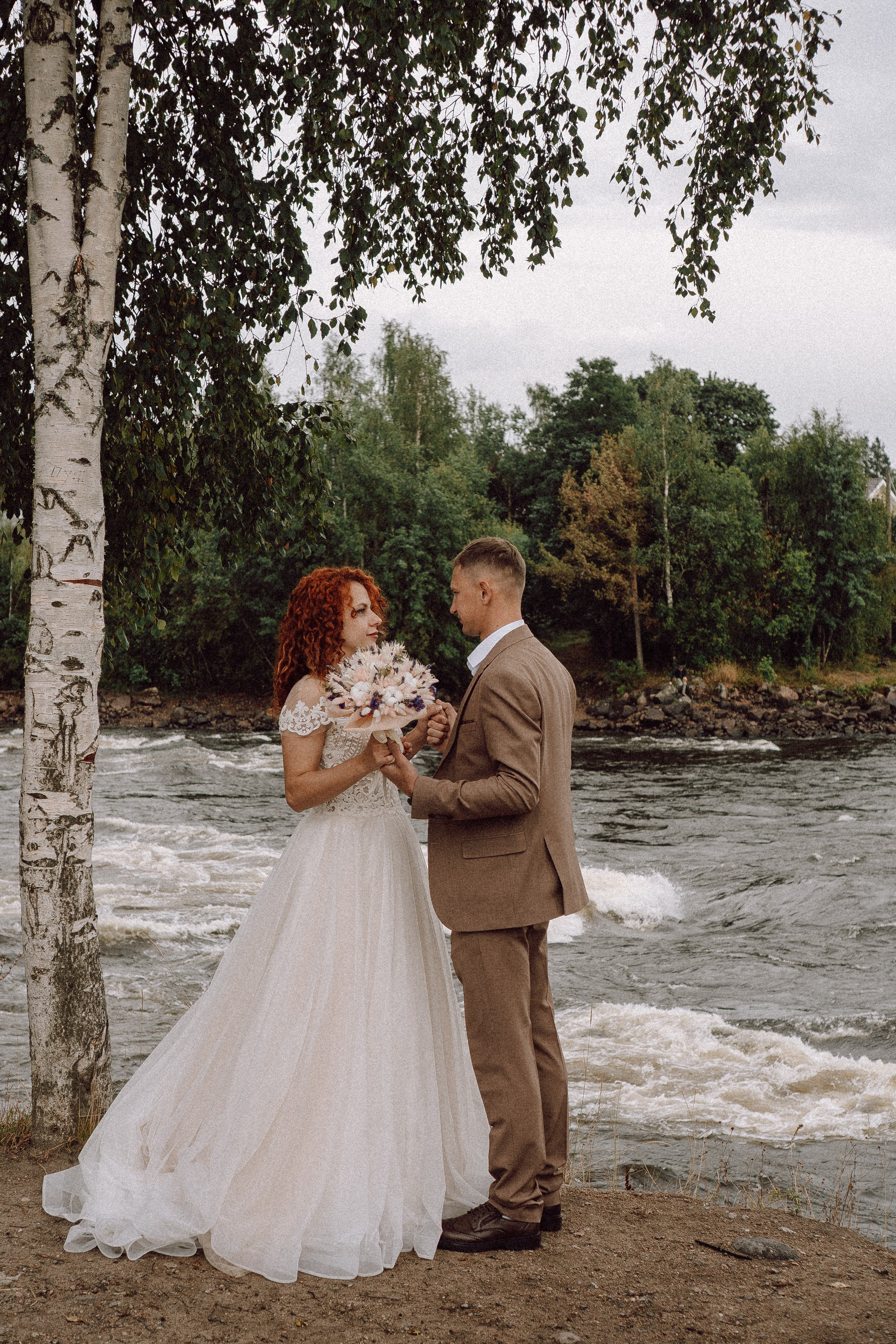 СВАДЕБНАЯ ФОТОСЕССИИЯ ПАРЫ В ГОРОДЕ ПРИОЗЕРСК В СОСНОВОМ ЛЕСУ И С ПИКАПОМ. Профессиональный фотограф, Санкт-Петербург — Виктория Богомолова