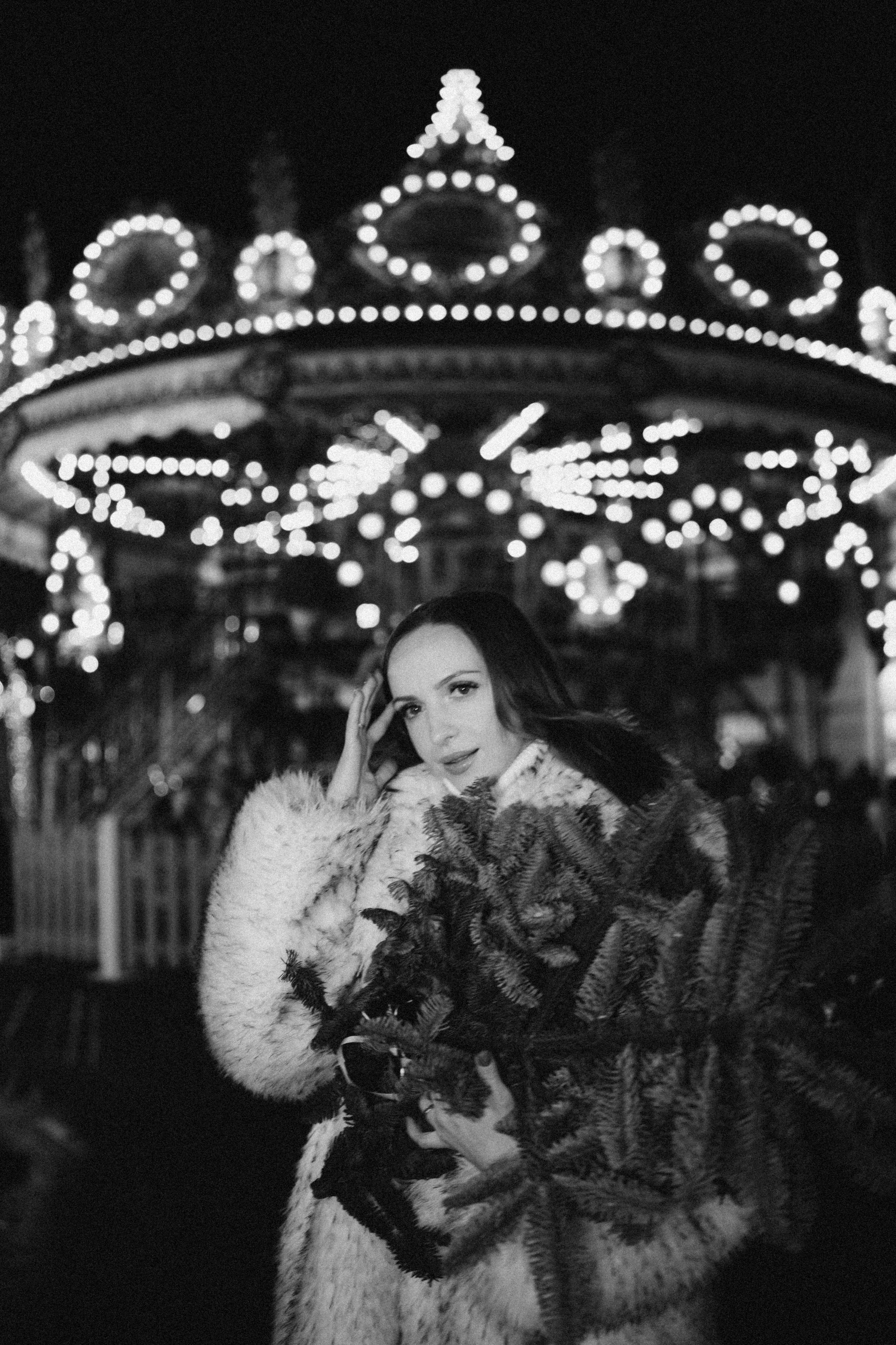 ПРОГУЛКА НА МАНЕЖНОЙ ПЛОЩАДИ ДЛЯ ДЕВУШКИ ПЕРЕД НОВЫМ ГОДОМ (НОВОГОДНЯЯ ФОТОСЕССИИЯ НА МАНЕЖНОЙ ПЛОЩАДИ). Профессиональный фотограф, Санкт-Петербург — Виктория Богомолова
