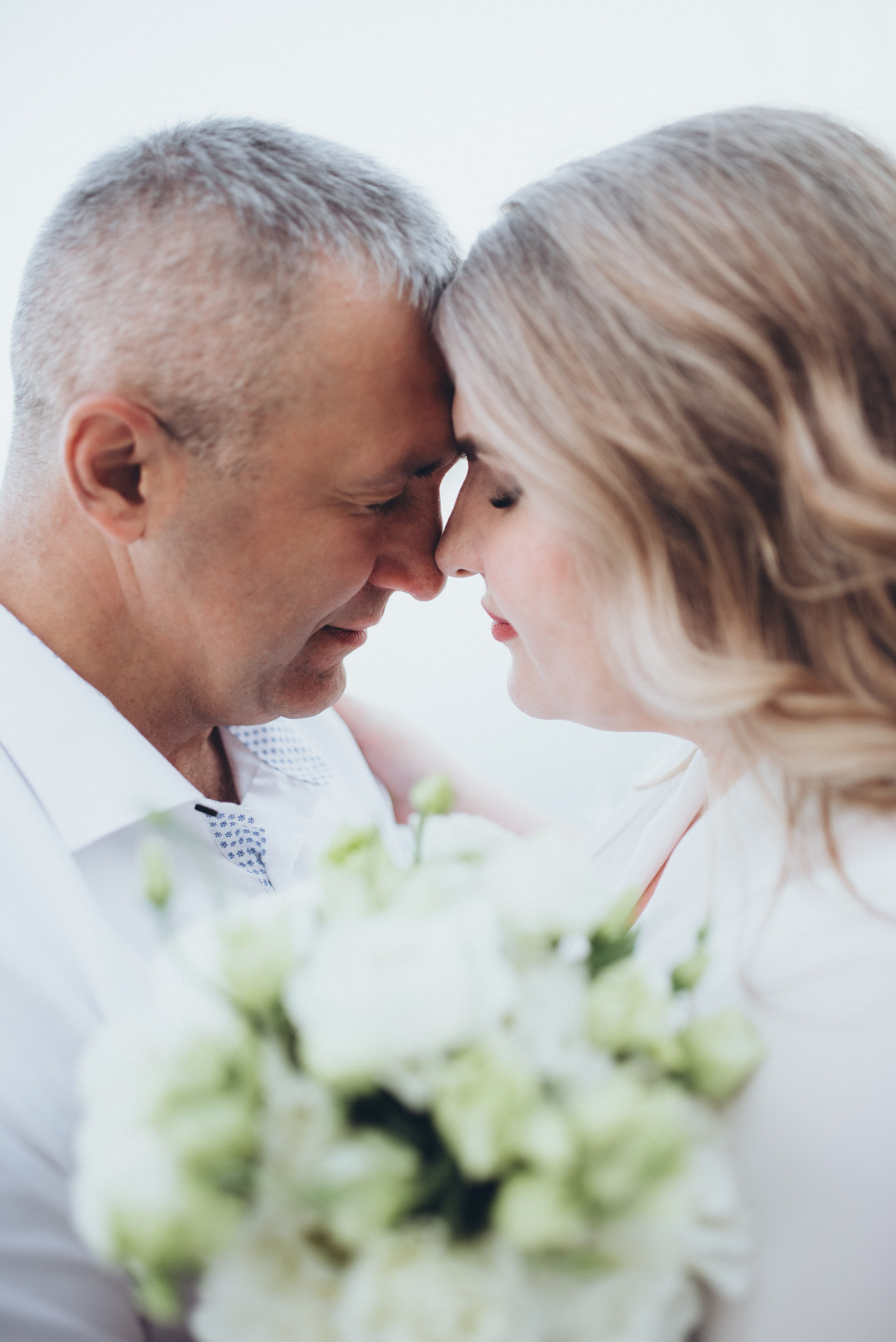 Свадебная фотосессия в морском порту Сочи на рассвете. Фотограф в Сочи — Маргарита Поганова