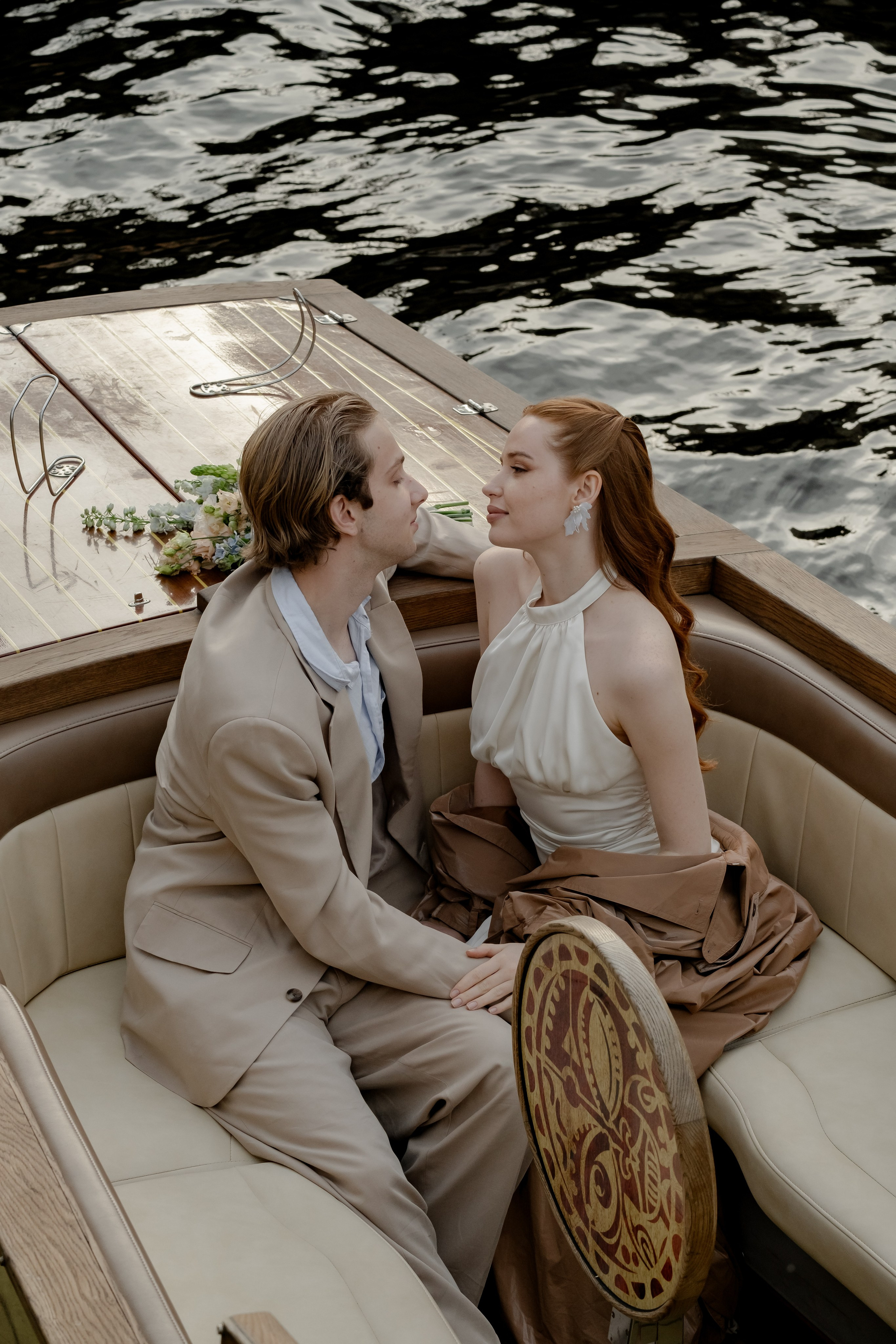 СВАДЕНБНАЯ СЬЕМКА НА КАТЕРЕ ПО КАНАЛАМ САНКТ-ПЕТЕРБУРГА И В АКВАТОРИИ НЕВЫ. Профессиональный фотограф, Санкт-Петербург — Виктория Богомолова