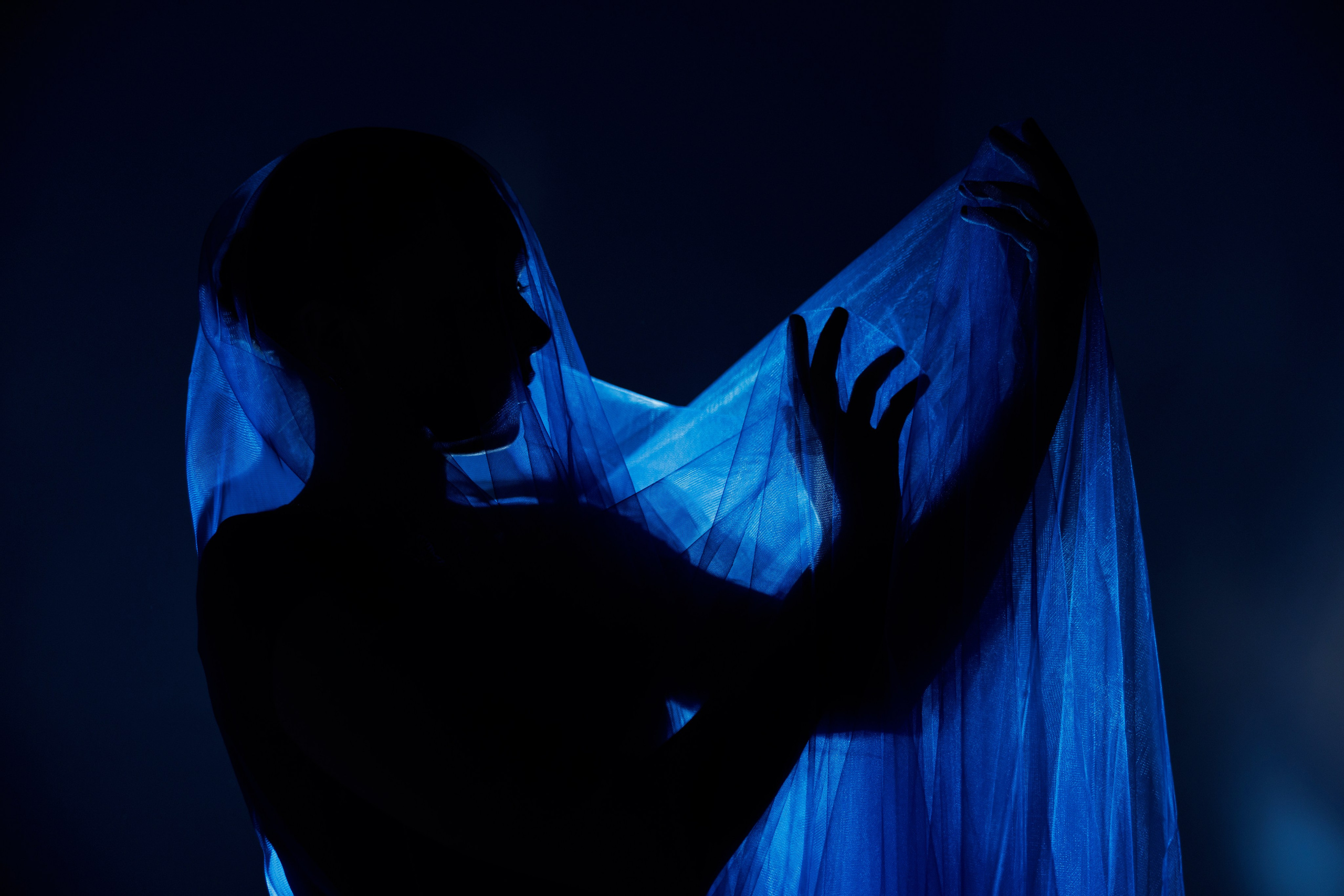 Фотосессия с цветным светом. Лиза. Фотограф в Воронеже Галина Фурсова