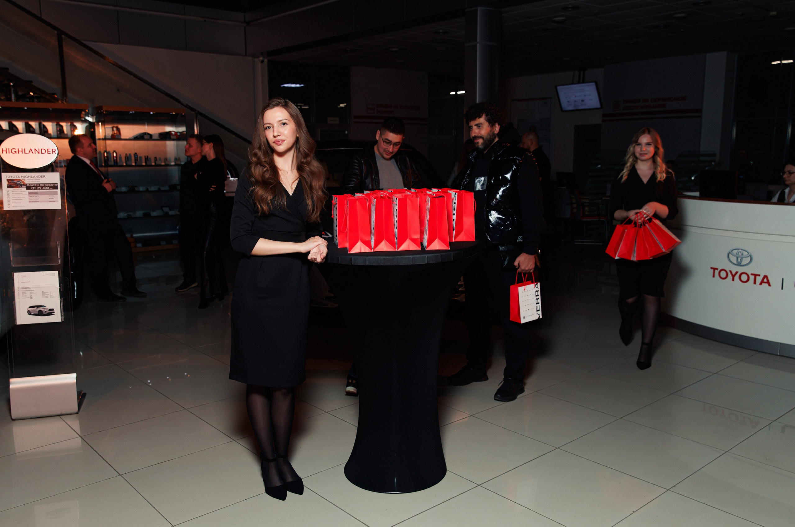 Презентация новой Toyota RAV4. Репортажный и свадебный фотограф в Уфе Павел Кожевников