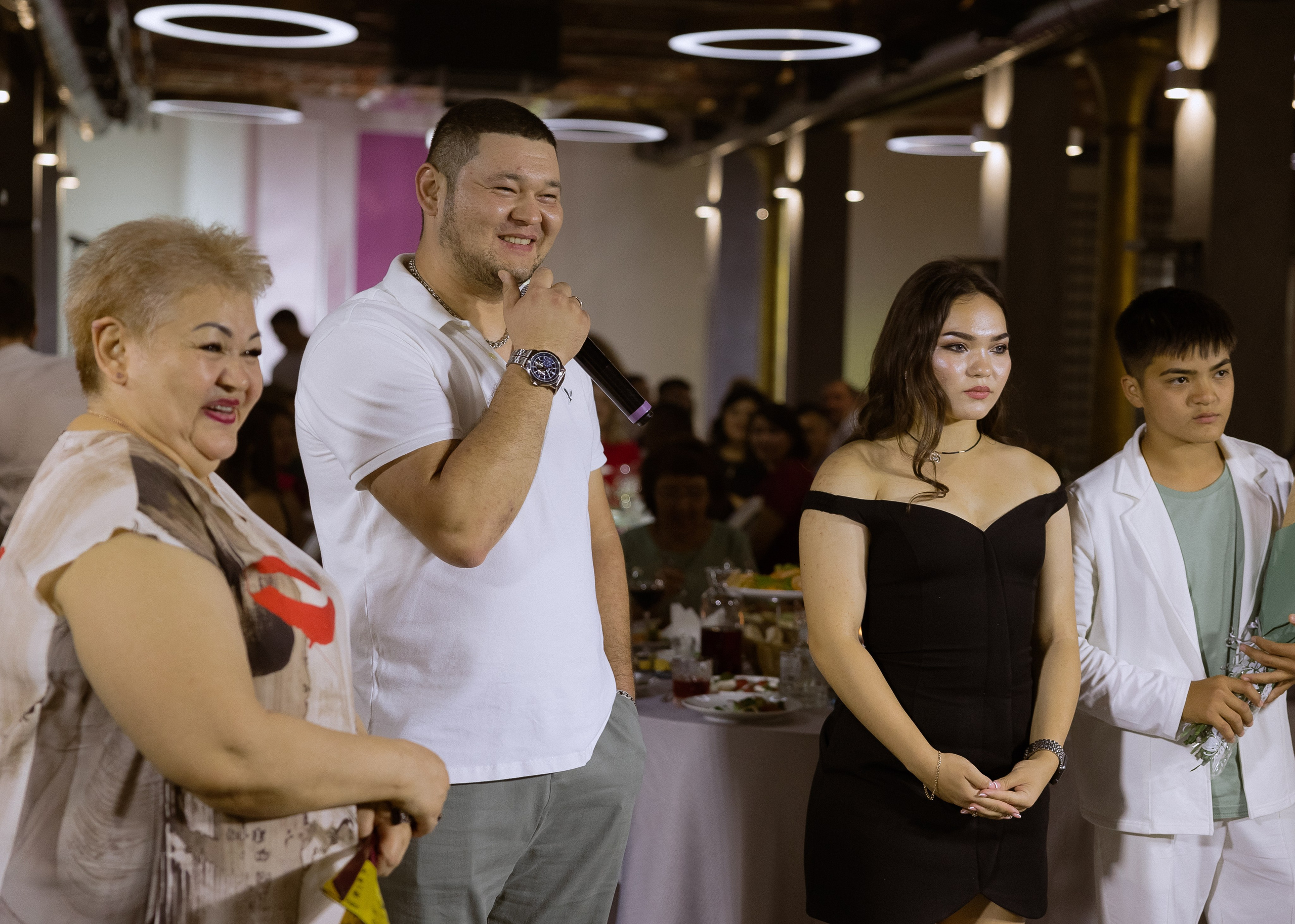 Дмитрий и Алита. Фотограф Эмиль Исякаев