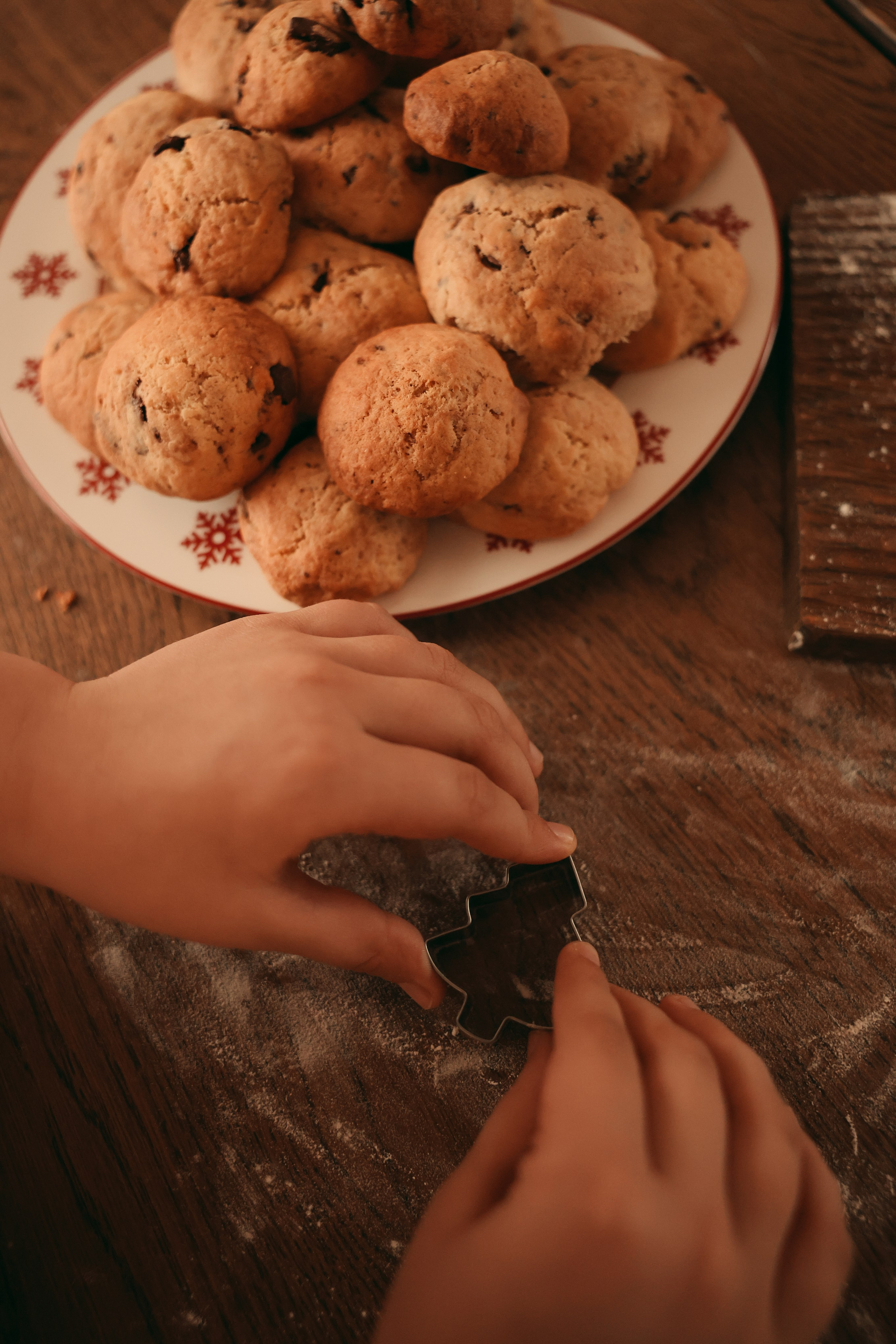 Новогоднее печенье всей семьей. Ваш семейный newborn и lifestyle фотограф в СПБ Наталья Журавлева