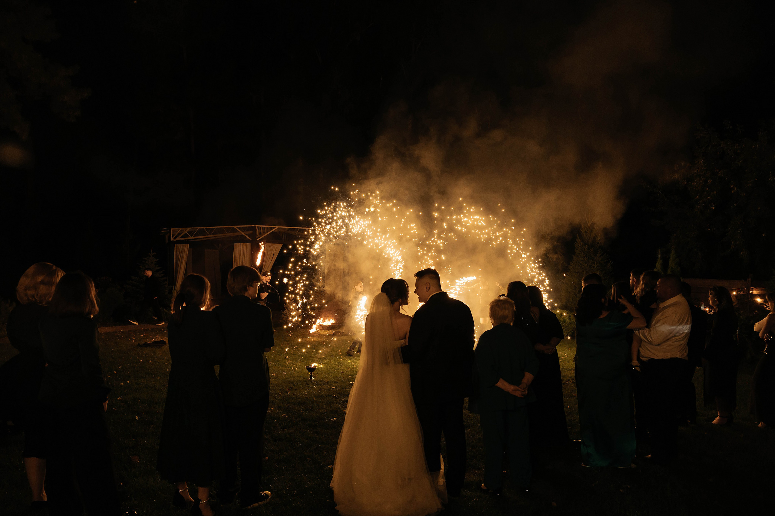 Свадебная история. Лесной Виладж. Свадебный и семейный фотограф Рассказова Виктория