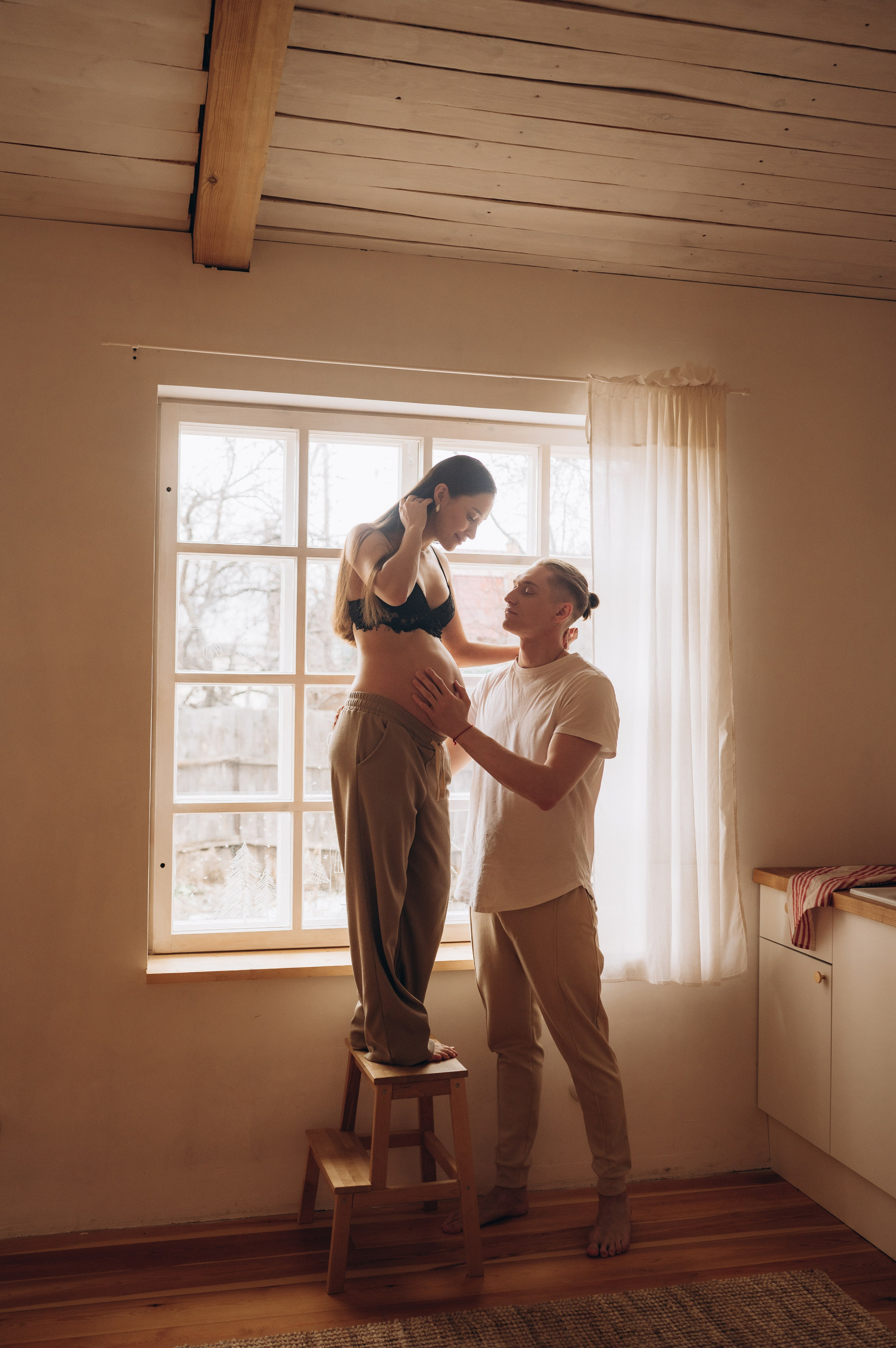 Беременность (студия Дача). Семейный фотограф Тюмень