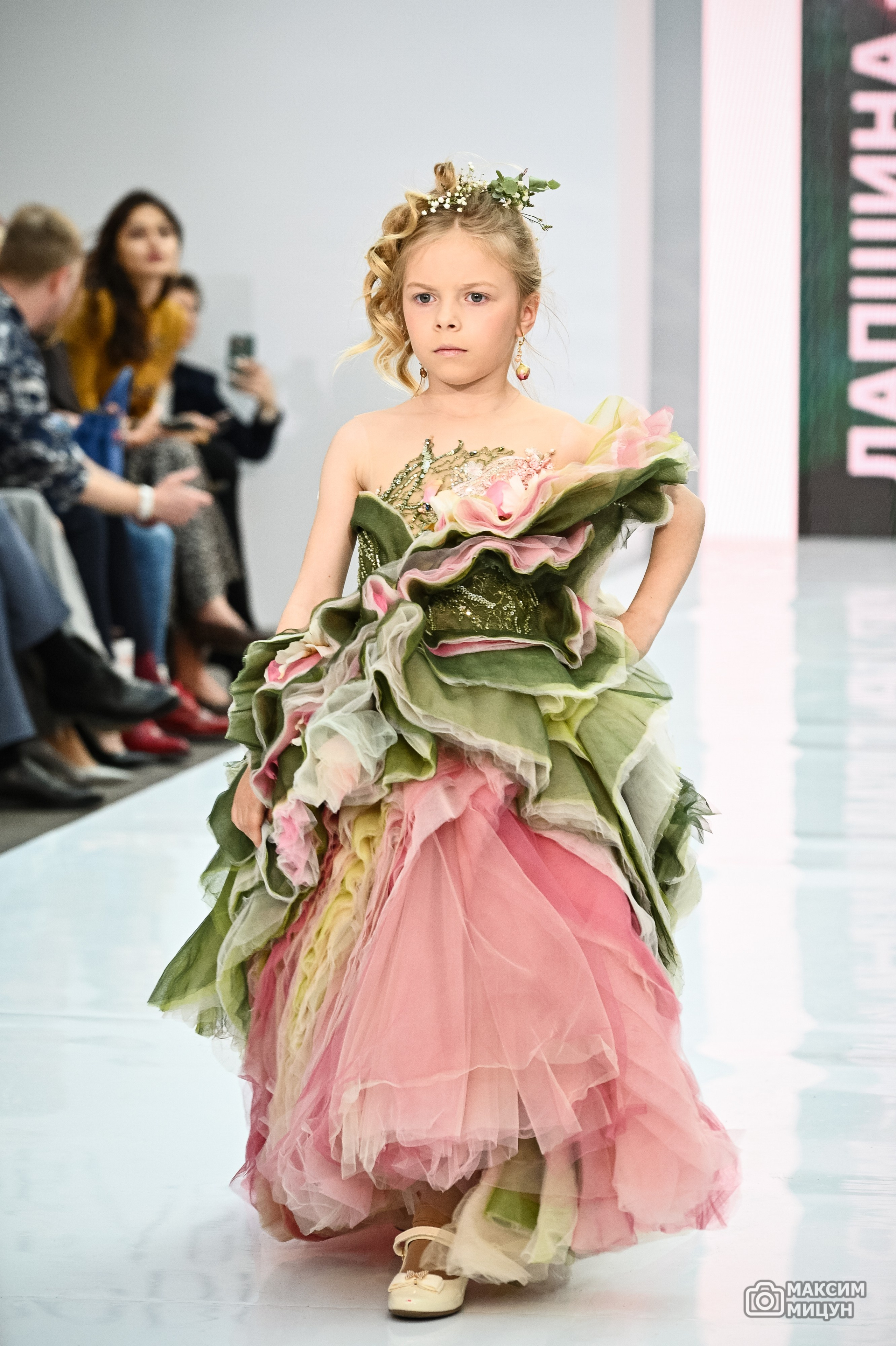 Модные показы. Фотограф Максим Мицун. Портрет, свадьба, репортаж, каталог
