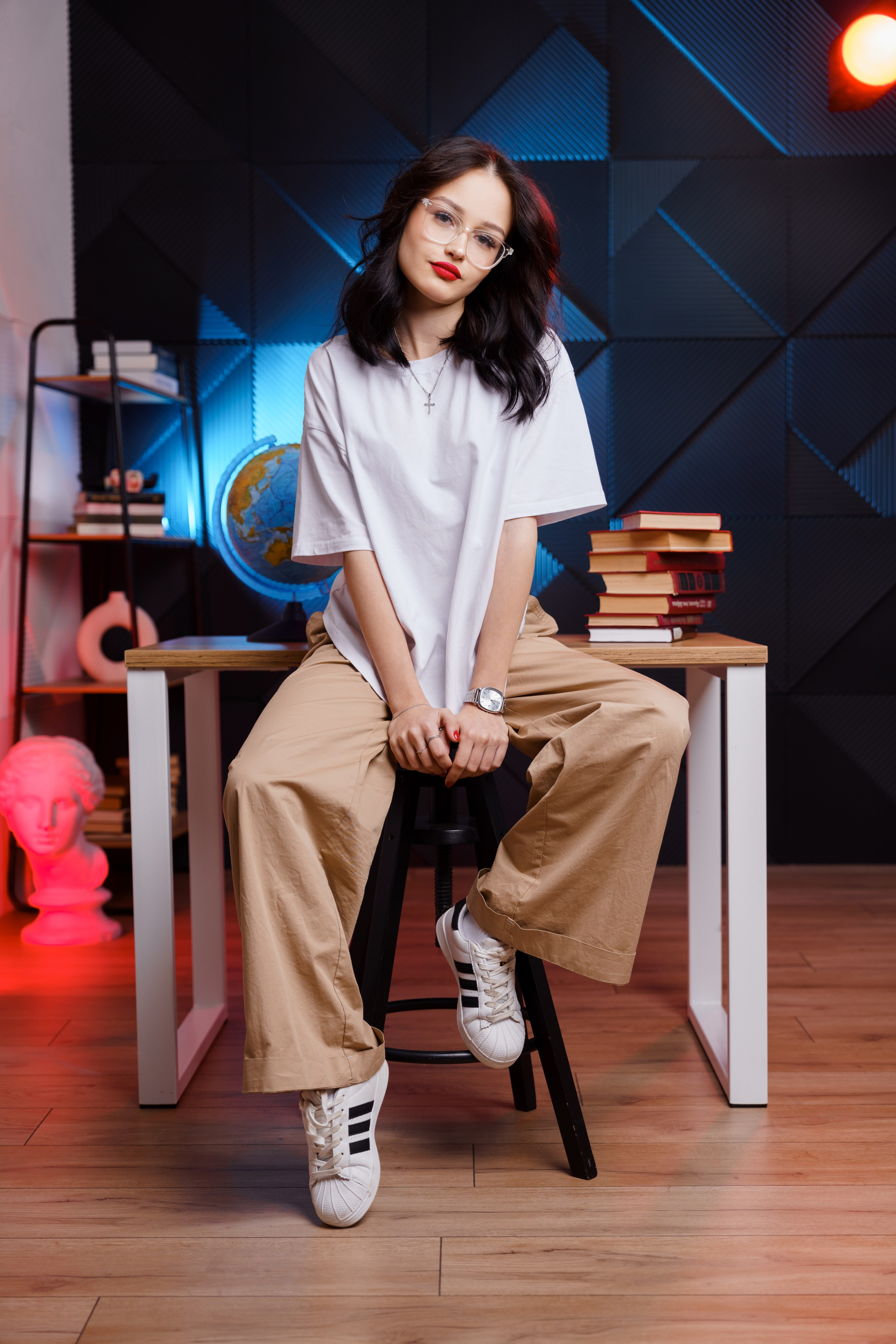 ЧБ с цветным светом. Выпускные альбомы и фотосессии в Кирове от Протасовой Жени