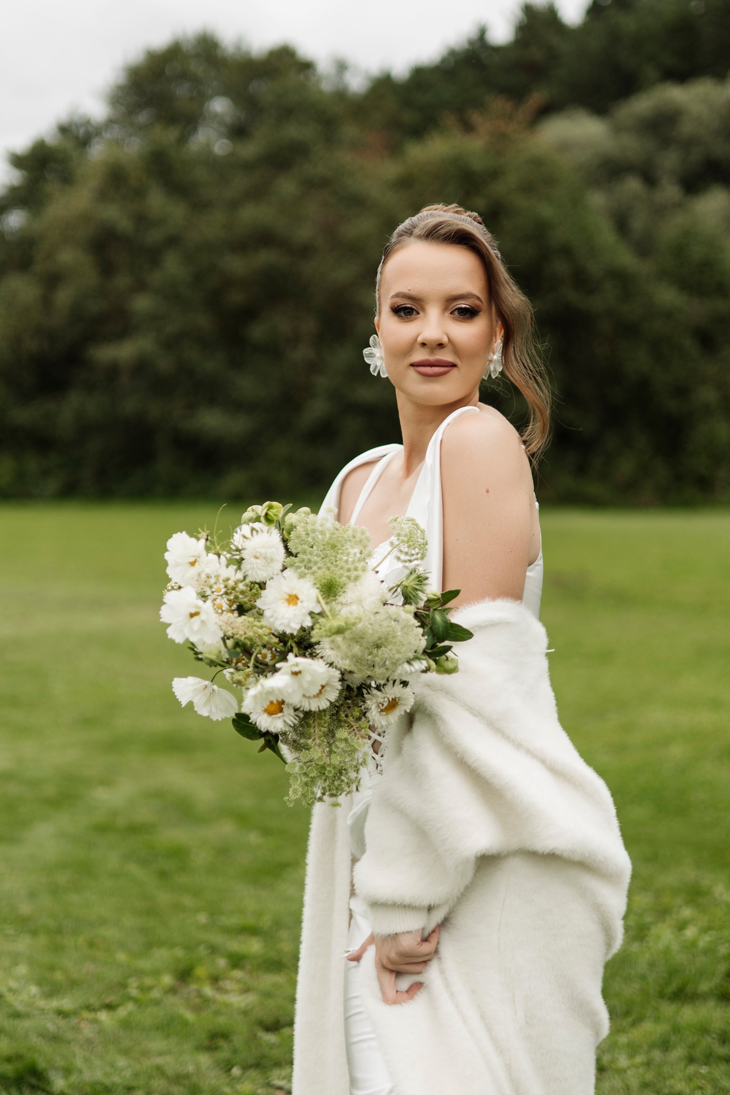 Артём и Вероника pine river. Nikolpinhasova