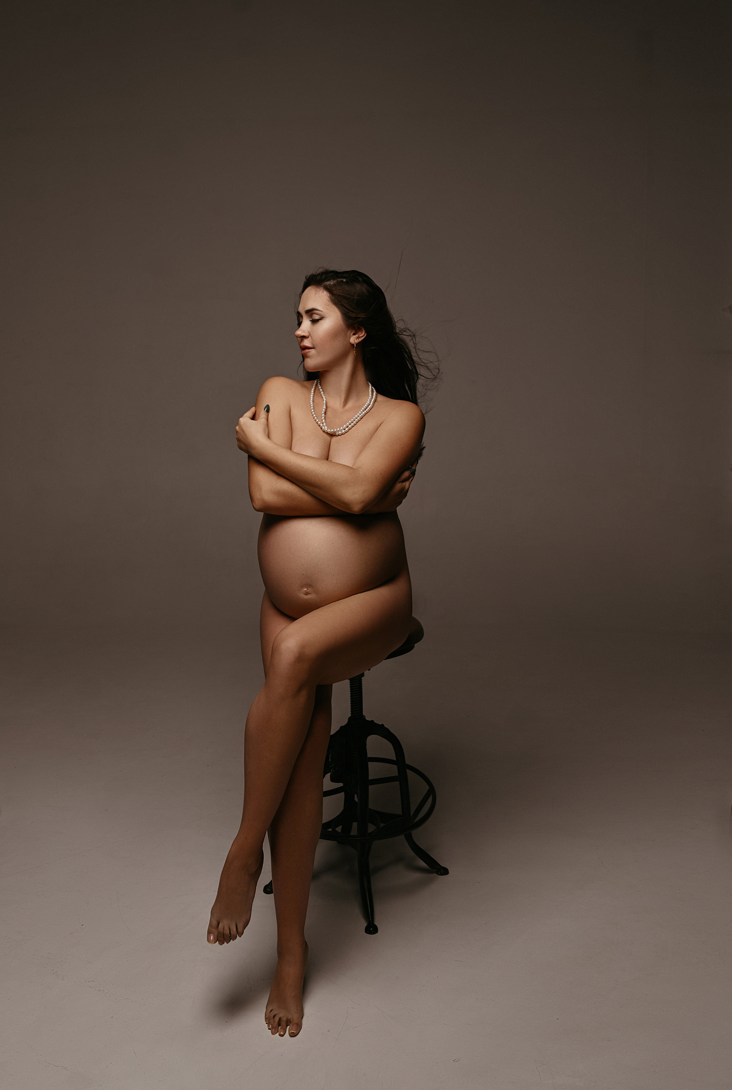 Беременность в фотостудии. Фотограф Виктория Волосникова