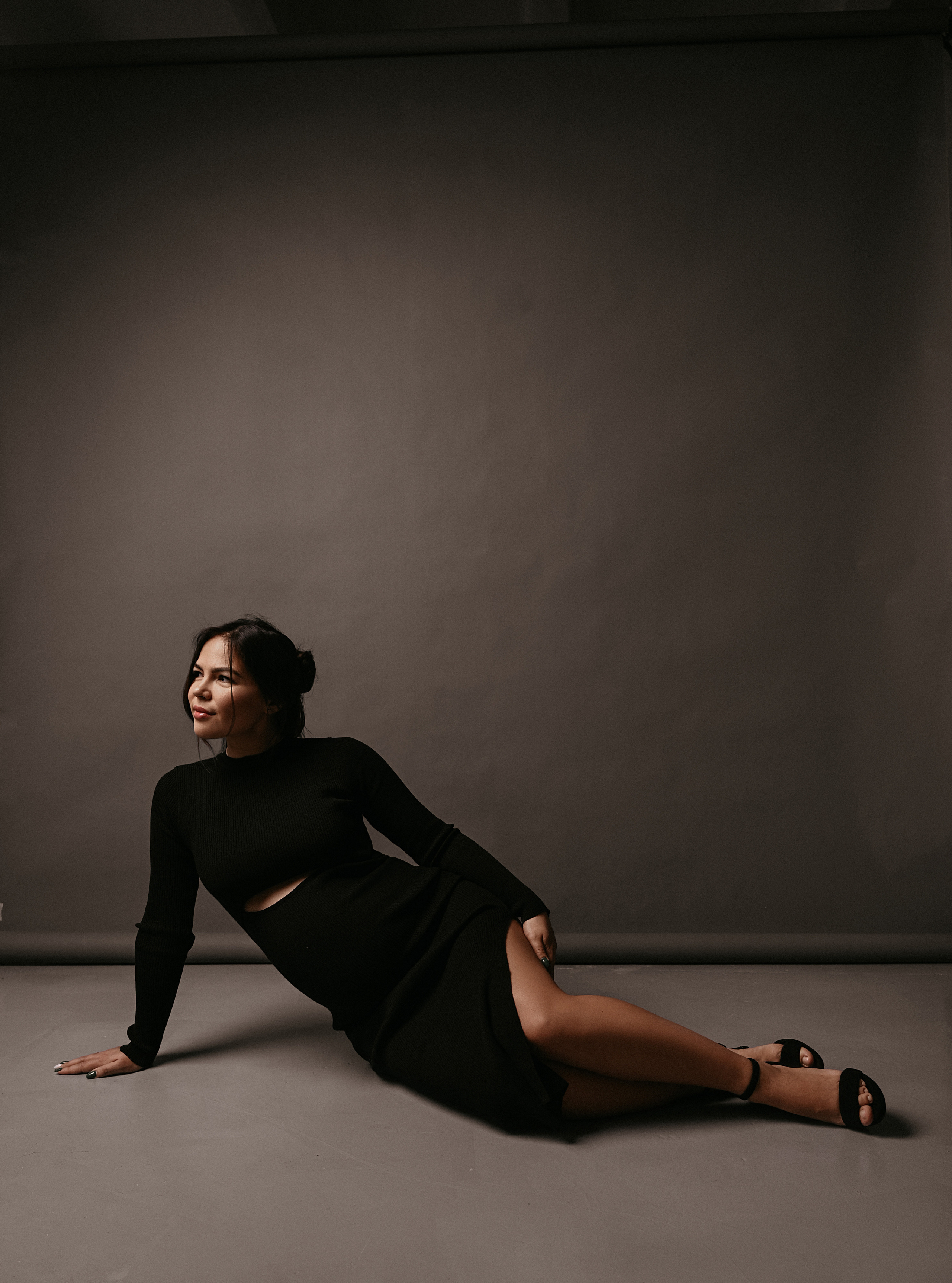 Беременность в фотостудии. Фотограф Виктория Волосникова