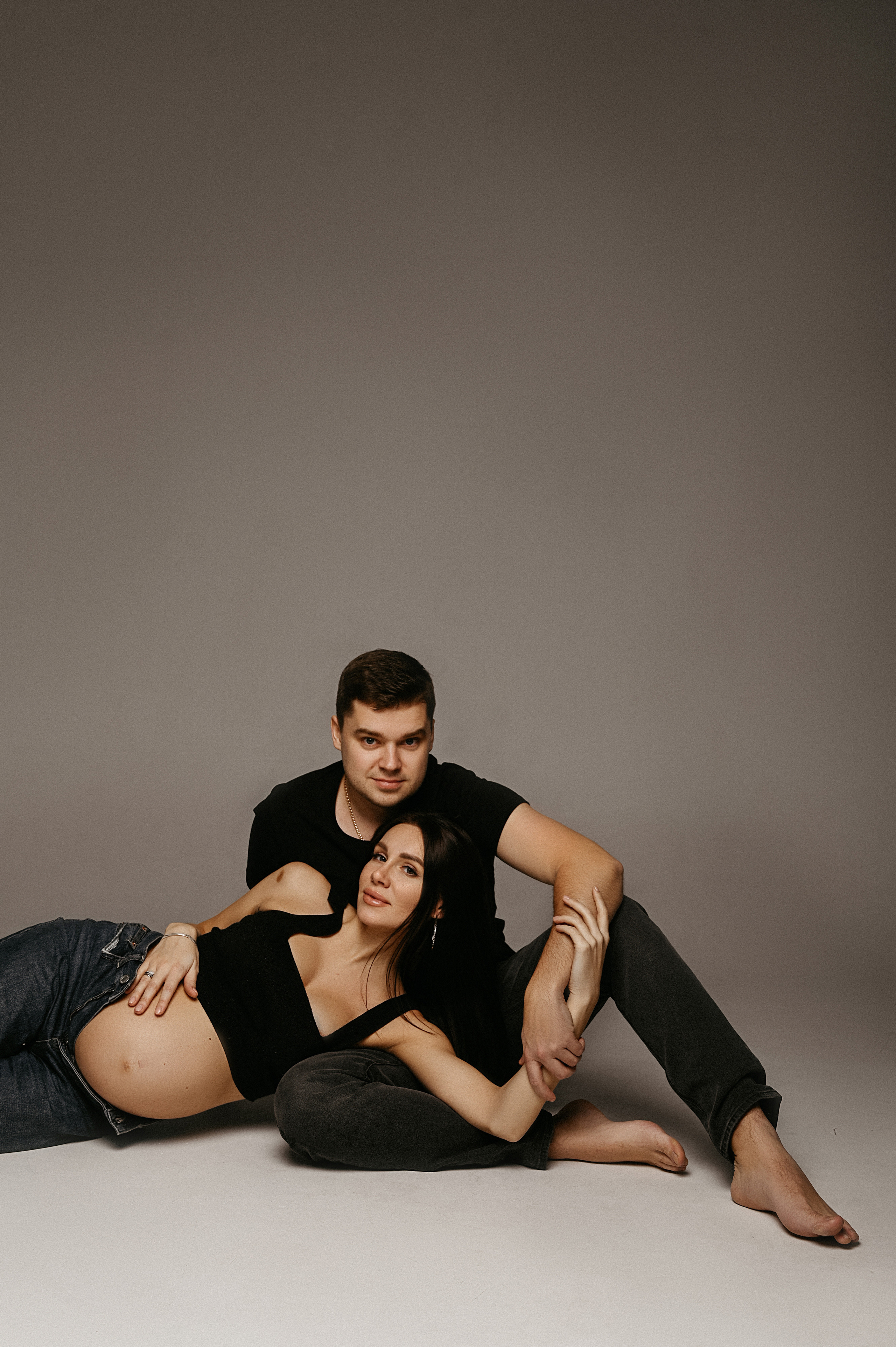 Беременность в фотостудии. Фотограф Виктория Волосникова