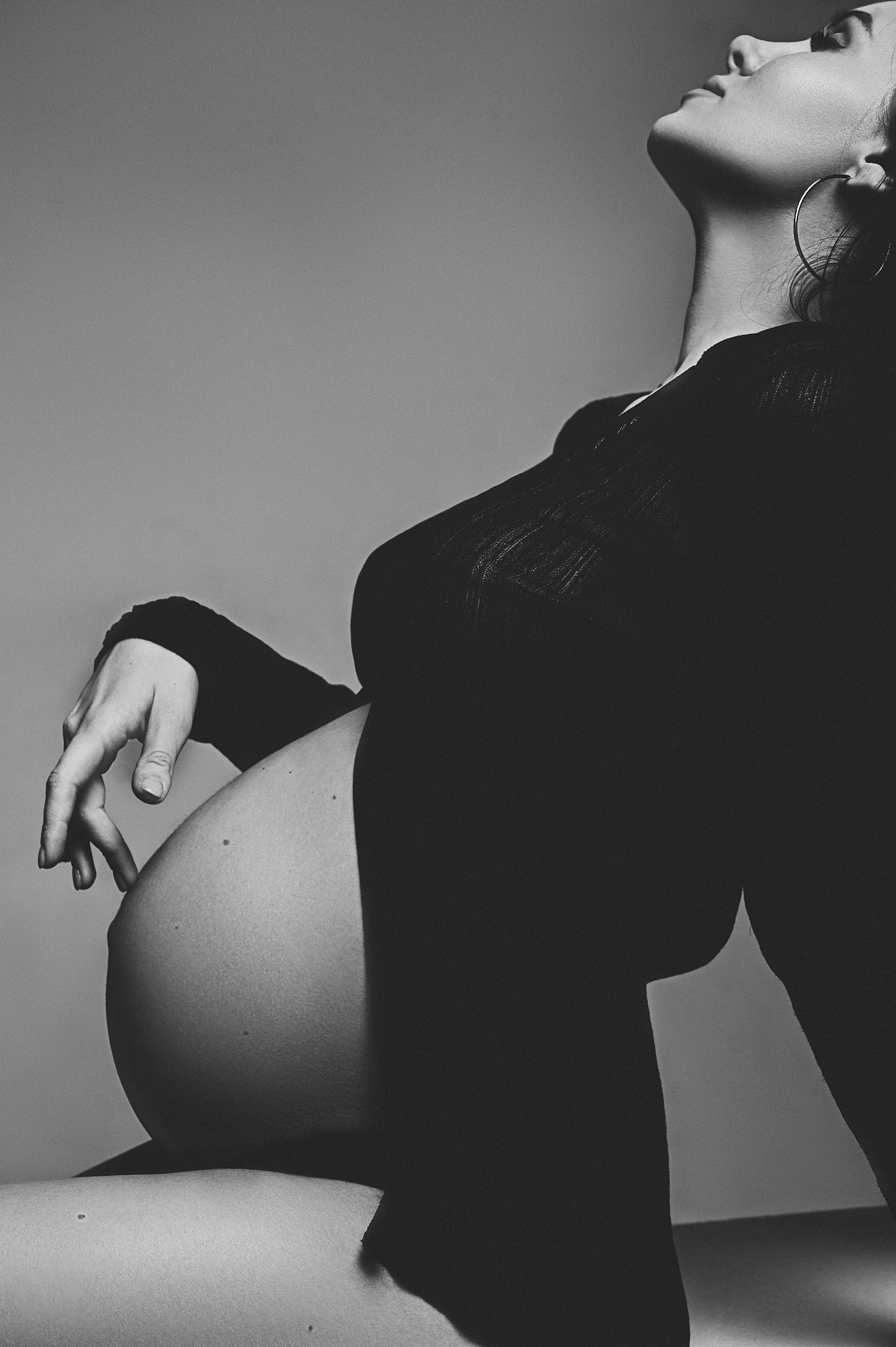 Беременность в фотостудии. Фотограф Виктория Волосникова