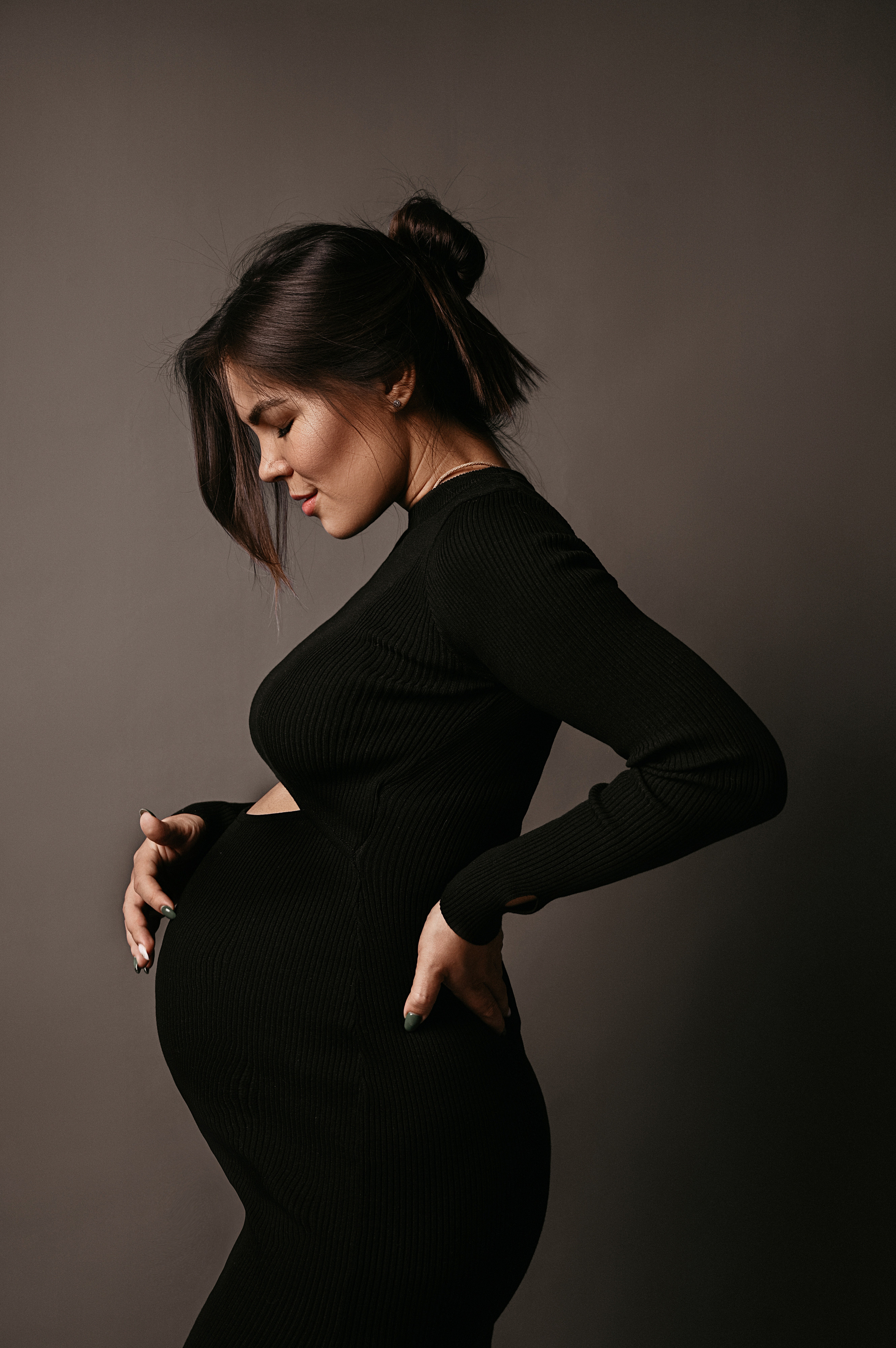 Беременность в фотостудии. Фотограф Виктория Волосникова