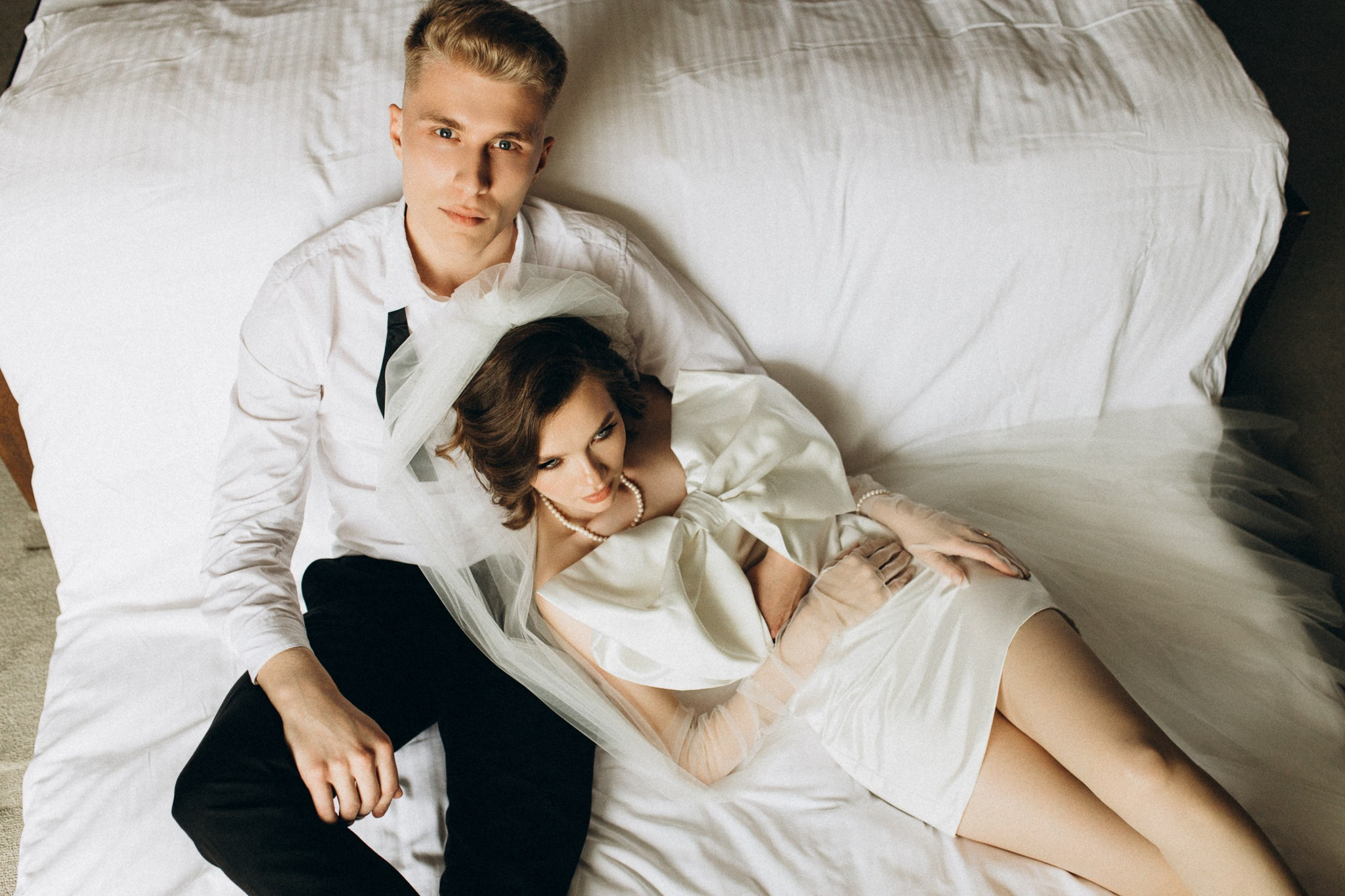 Любовь в индустриальном свете: свадебная фотосессия в стильном интерьере. Семейный и свадебный фотограф Ростове-на-Дону