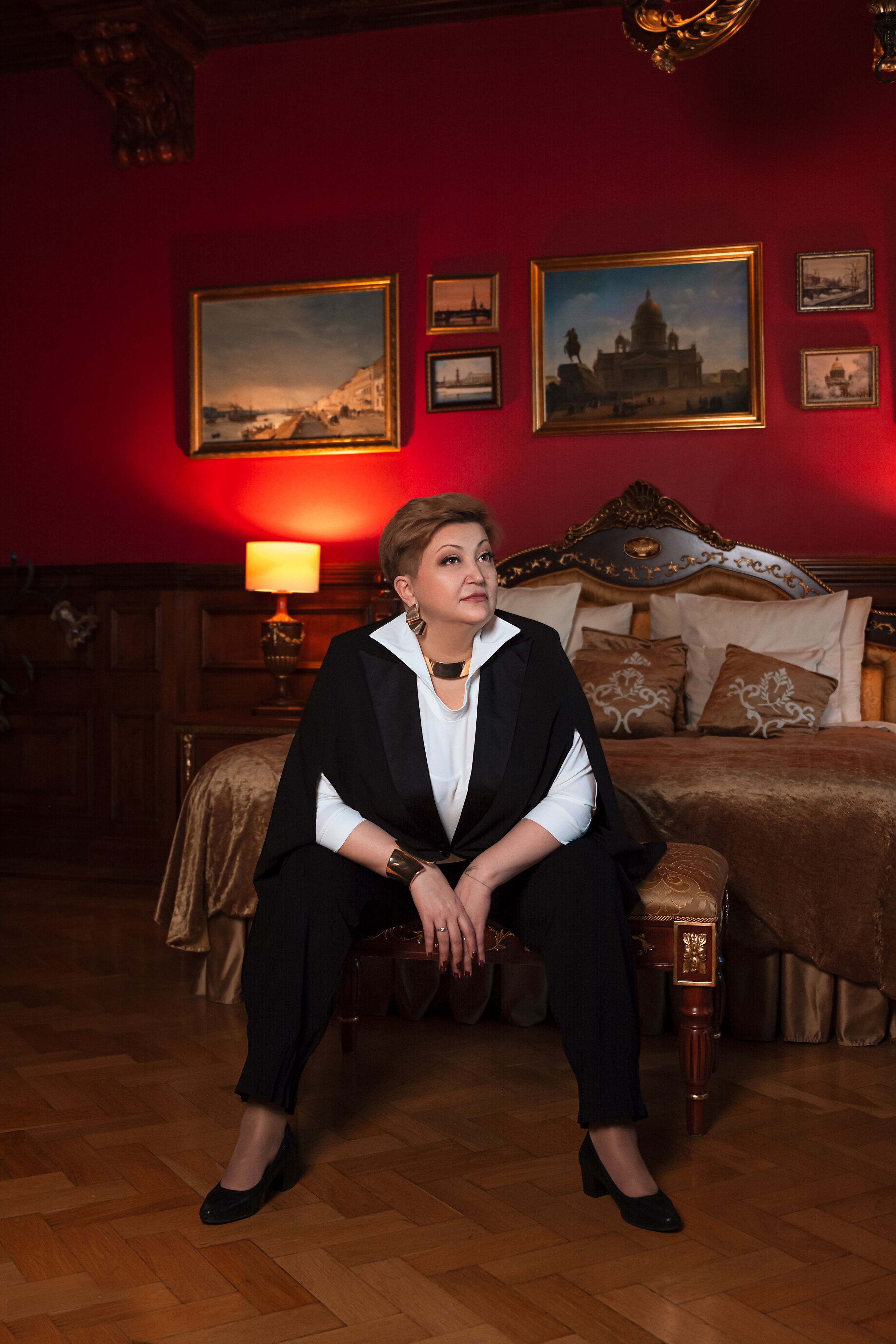Фотосессия Миссис Бизнес СПб в отеле «Трезини». Портретный фотограф в Санкт-Петербурге Дмитриева Наталия