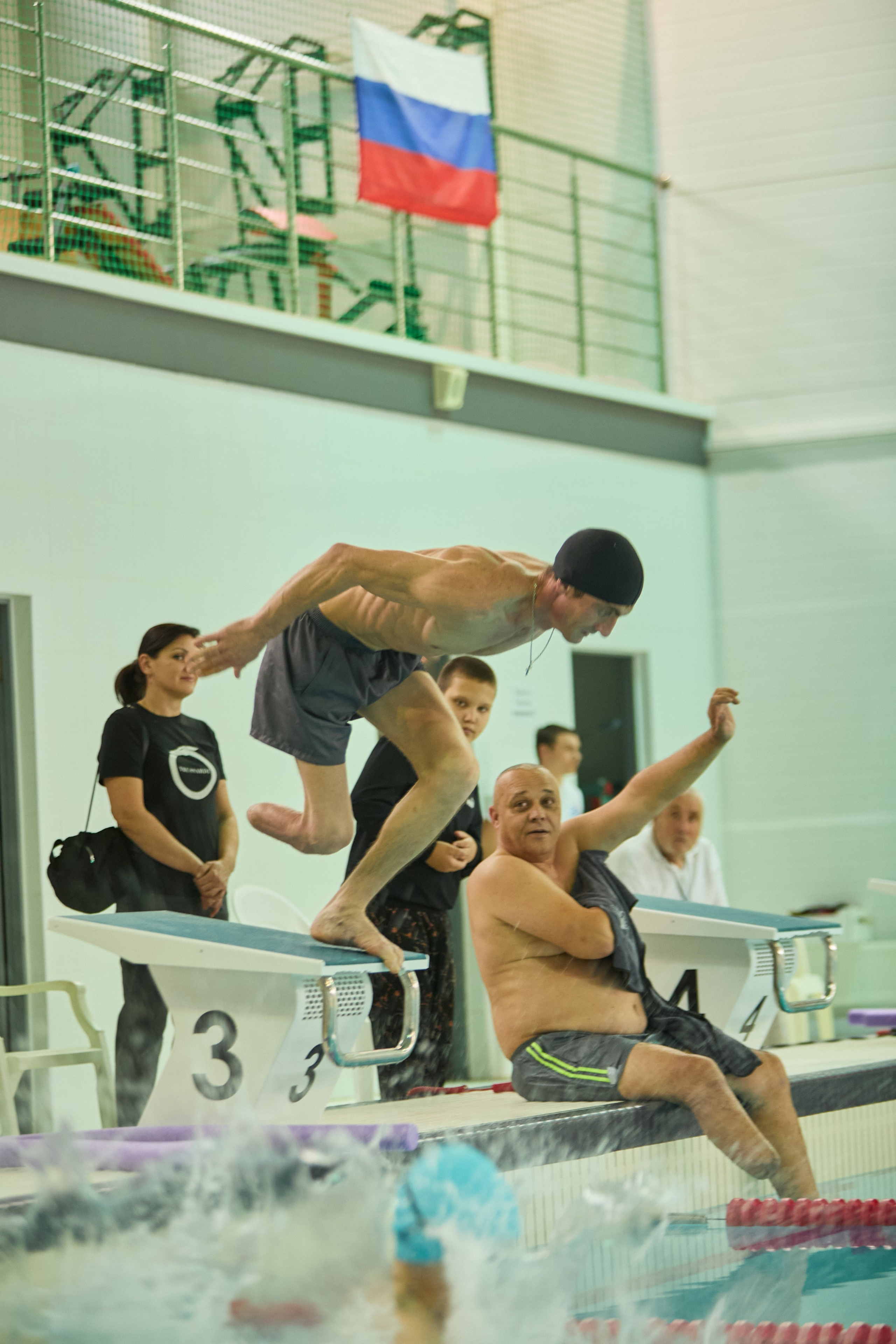 Особенный заплыв 7.12.2025. Фотограф Зиновьев Михаил