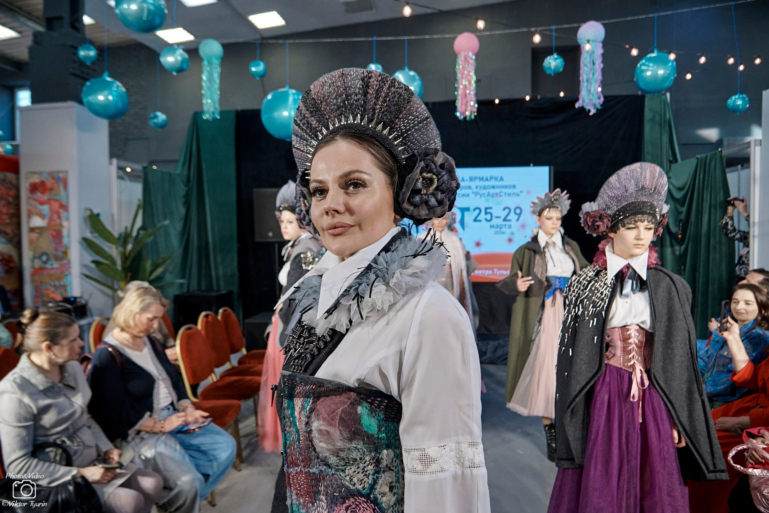 Показ Светлана Оспищевой на выставке РусАрт 25.03.2026. Фотограф Виктор Тюрин