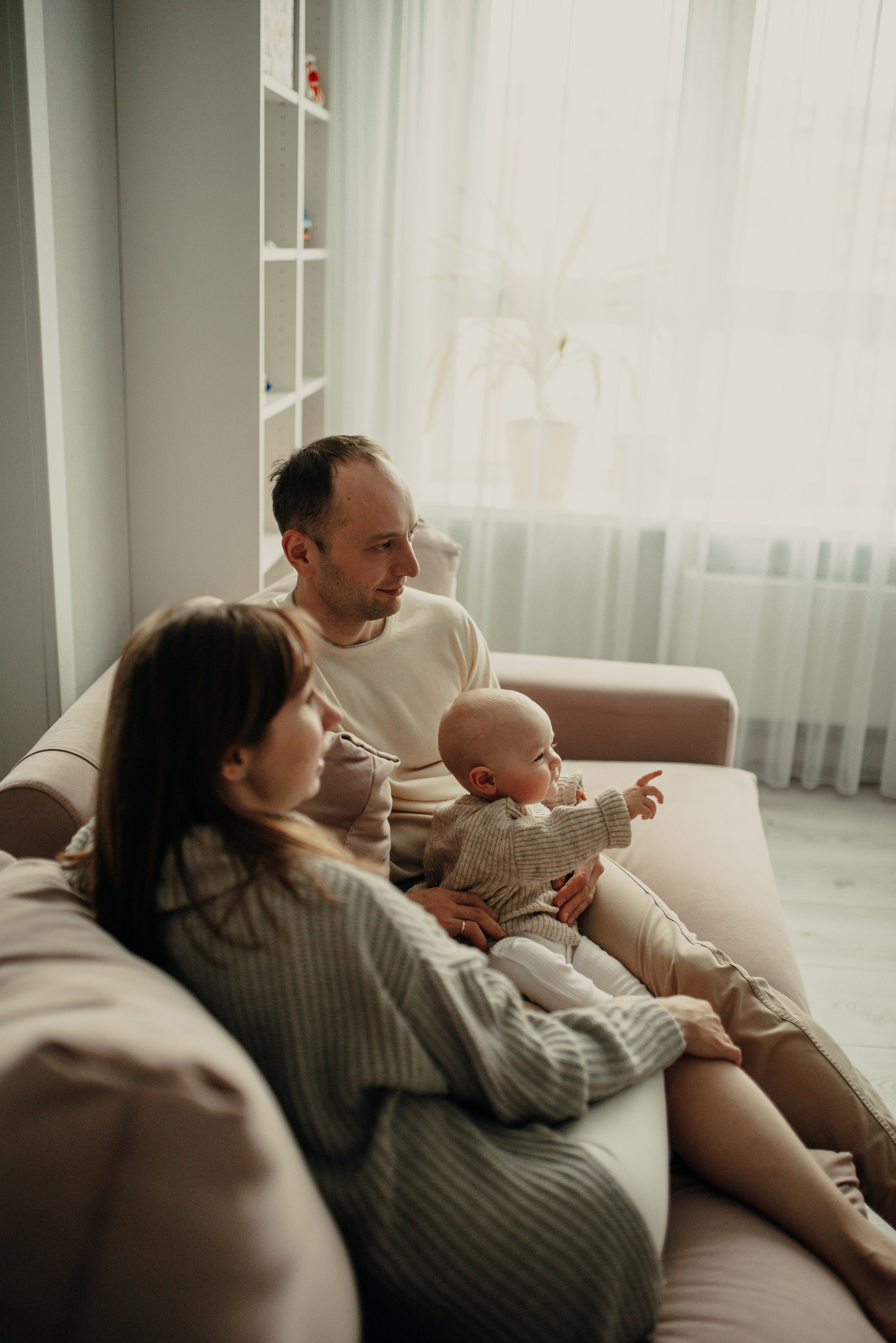 Домашняя семейная история: Василисе 10 месяцев. Семейная фотосессия Бутово Москва фотограф Алина Морщагина