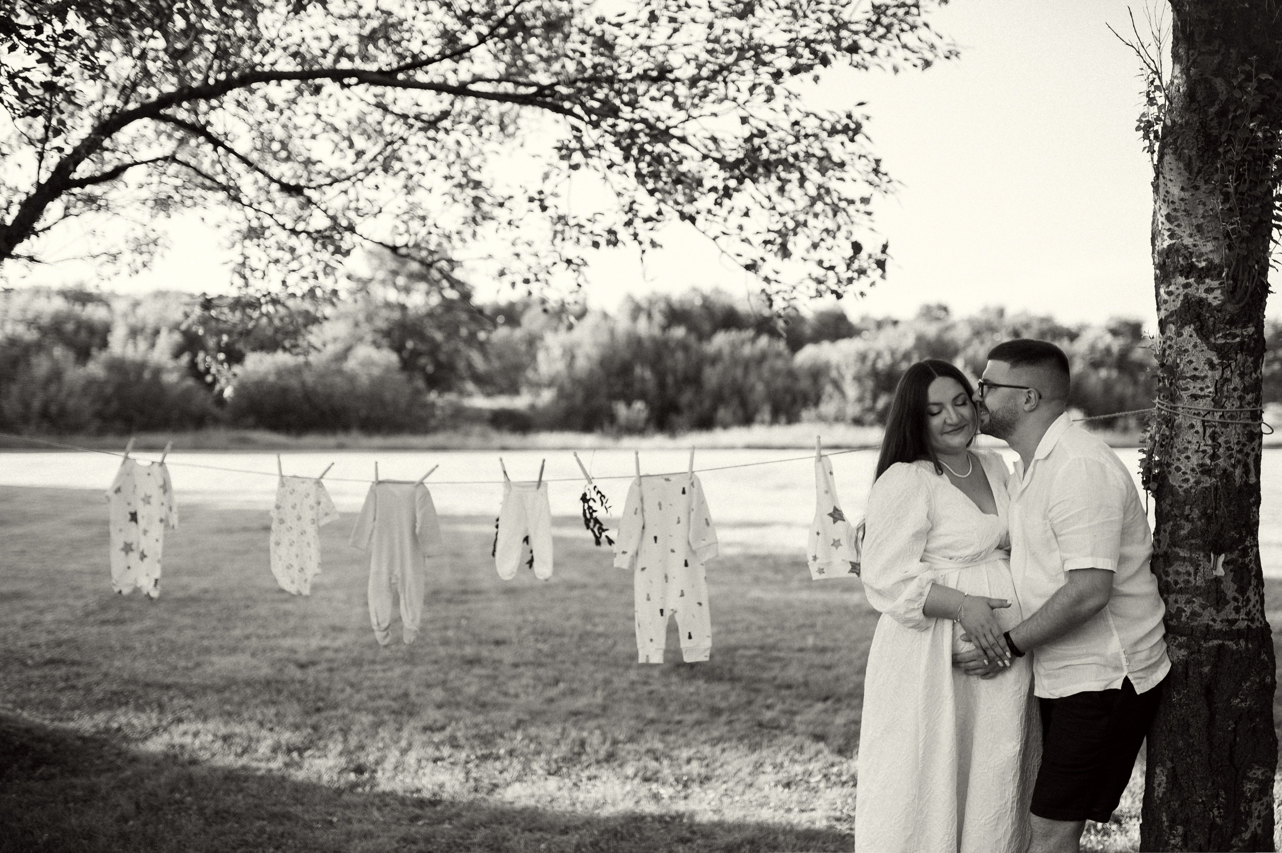 Фотосессия беременности на природе в парке Москвы. Семейная фотосессия Бутово Москва фотограф Алина Морщагина