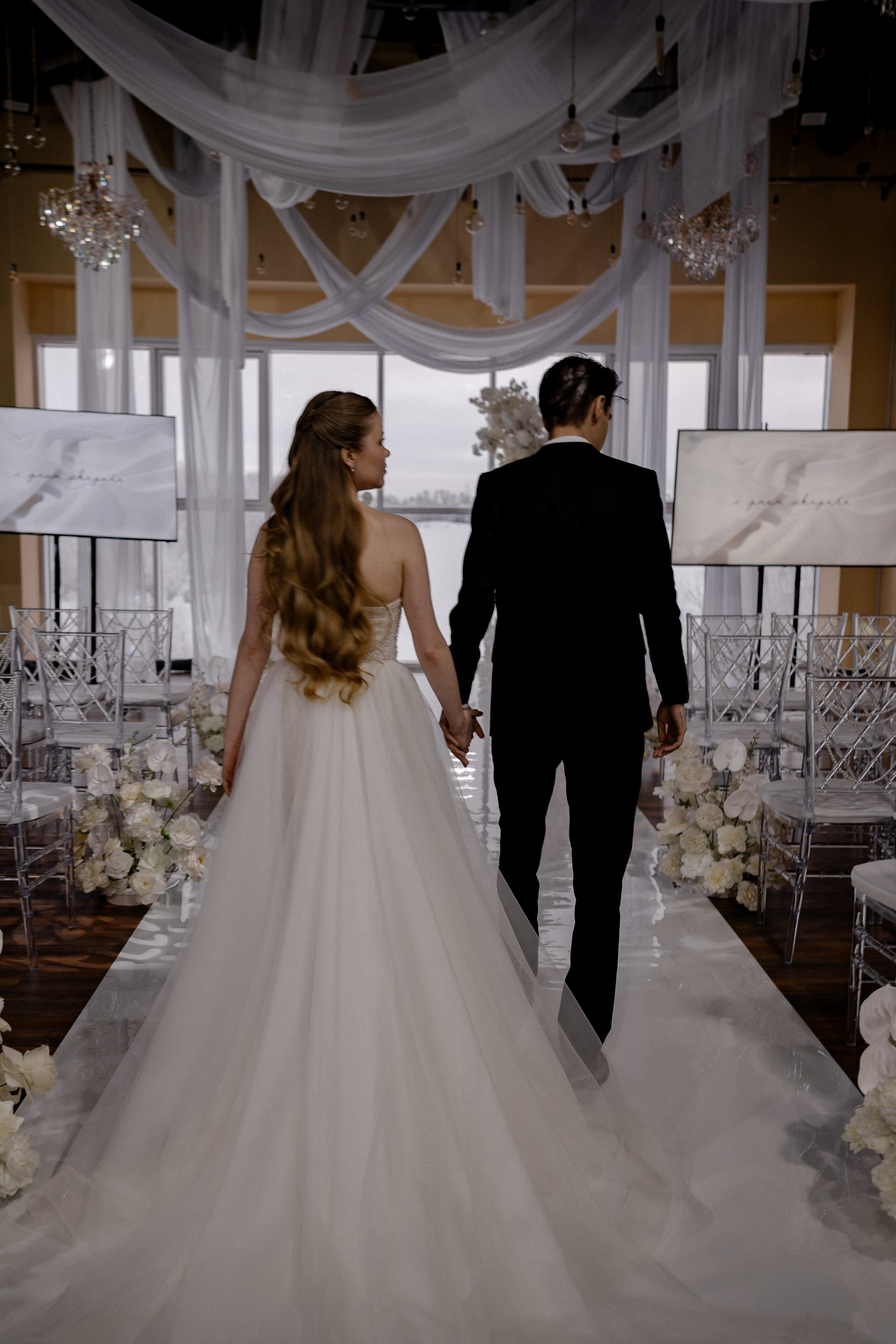 СВАДЕБНАЯ СЬЕМКА СБОРОВ В ОТЕЛЕ И ВЫЕЗД НА ЦЕРЕМОНИЮ (СНЯТО В СИБИРЕ В НИЖНЕВАРТОВСКЕ). Профессиональный фотограф, Санкт-Петербург — Виктория Богомолова