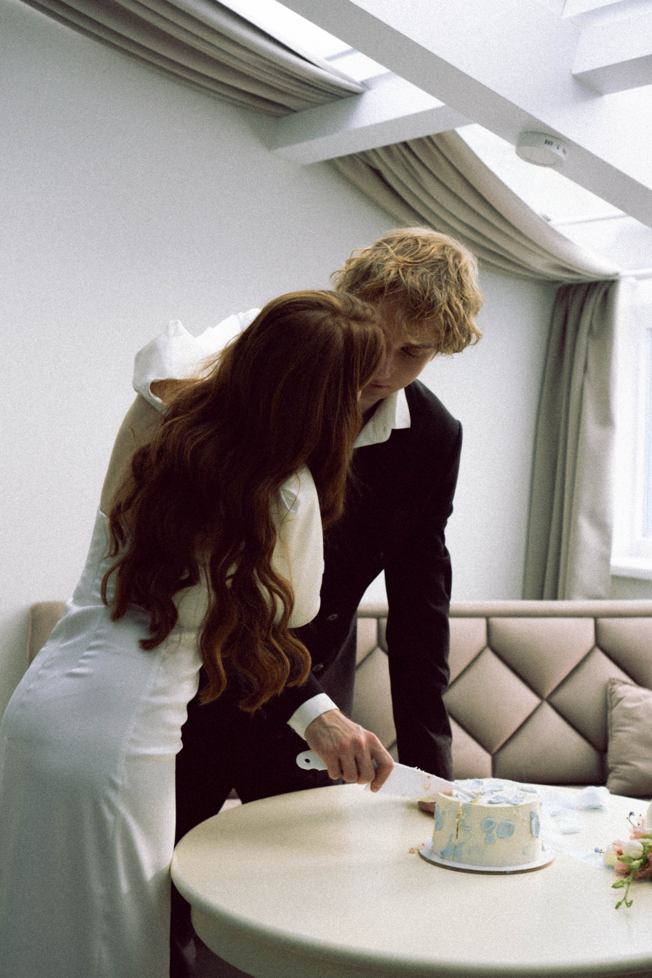 СВАДЕБНАЯ СЬЕМКА В ОТЕЛЕ. СБОРЫ ЖЕНИХА И НЕВЕСТЫ И ТАКЖЕ ТОР И ПОДГОТОВКА К ПРОГУЛКЕ. Профессиональный фотограф, Санкт-Петербург — Виктория Богомолова