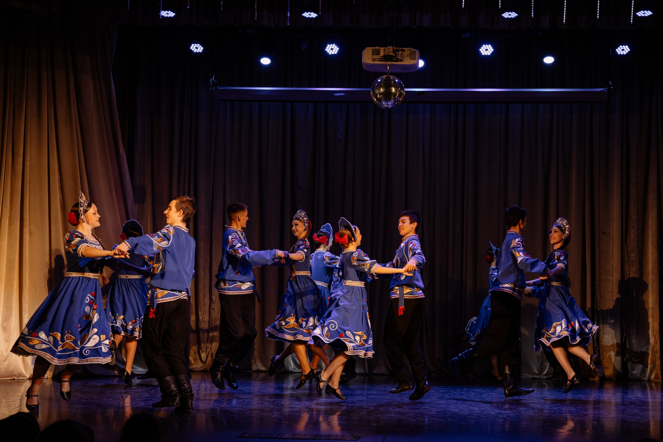 Сибирские узоры ДК Ефремова. Фотограф Юлия Мальцева