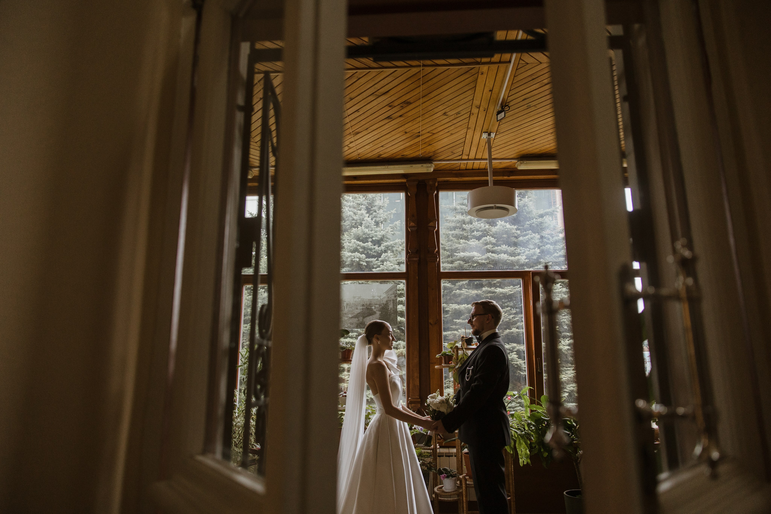 Свадебная фотосессия в Самаре в ресторане «Городская усадьба». Свадебный и семейный фотограф в Самаре и Тольятти | Елена Топанцева