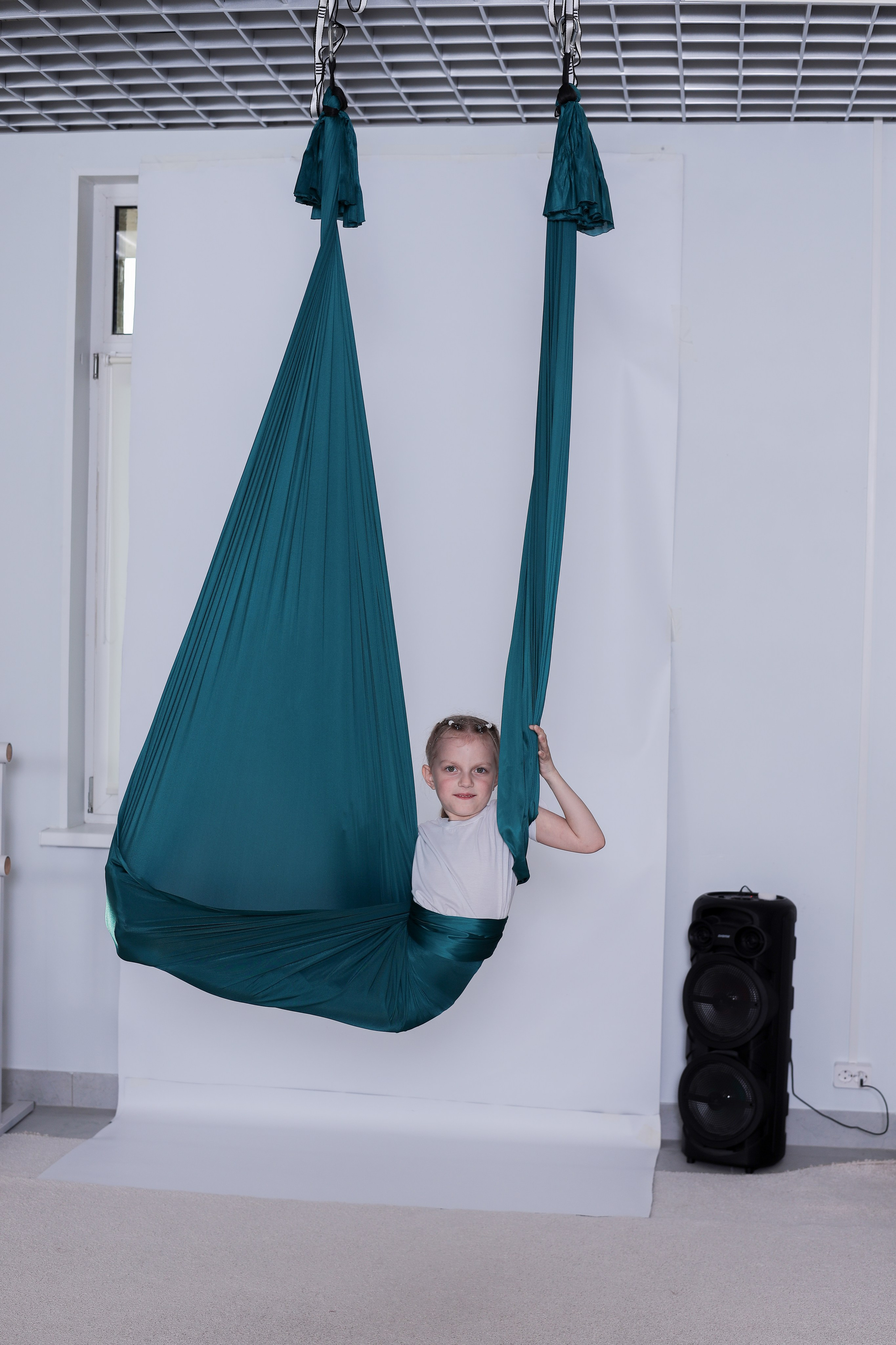 Детская аэройога. Фотограф Надршина Лилия