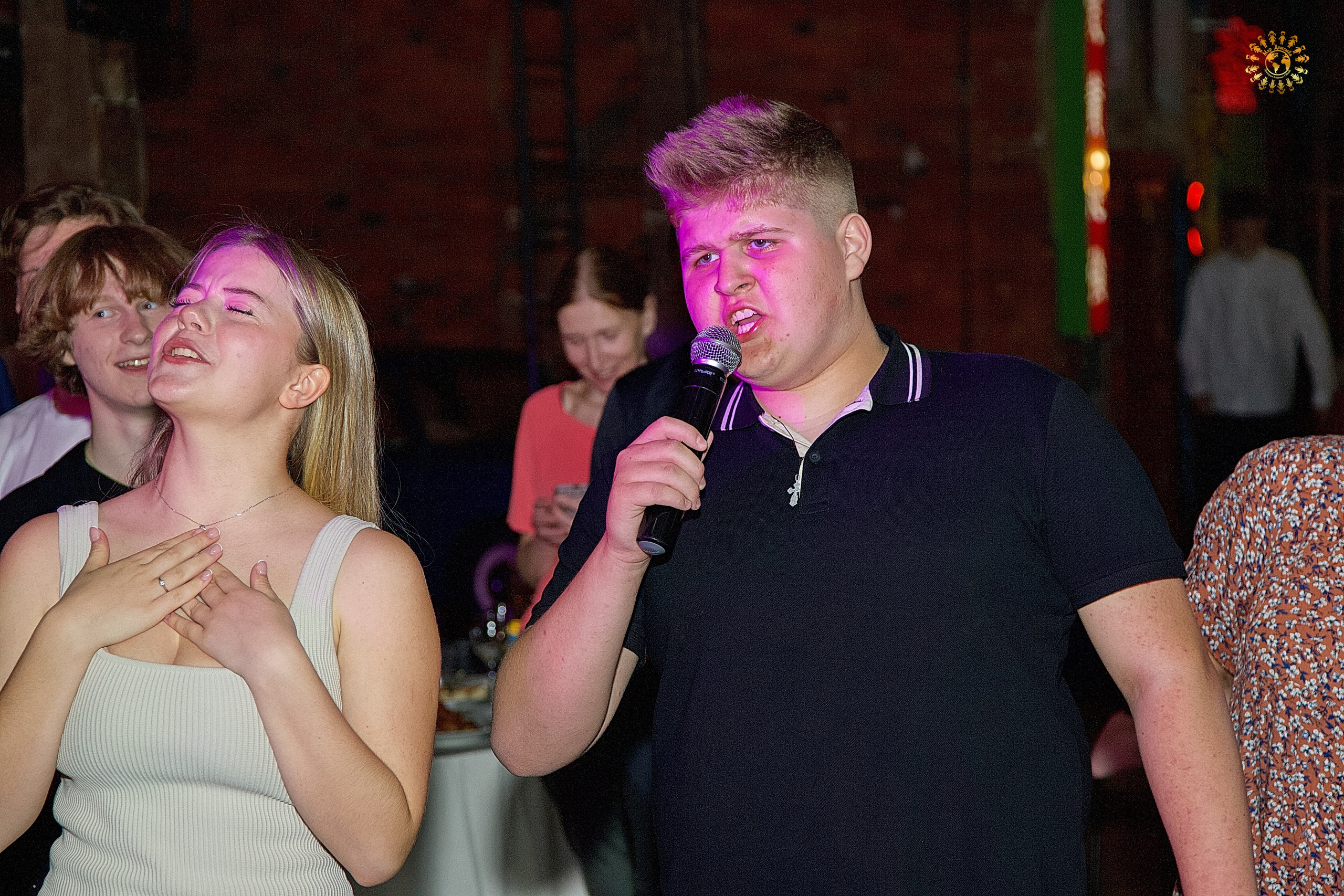 Выпускной 2023 (9-й класс, школа № 46). Loft Urban. Москва. Репортажная съемка в Москве и области. Анималистика