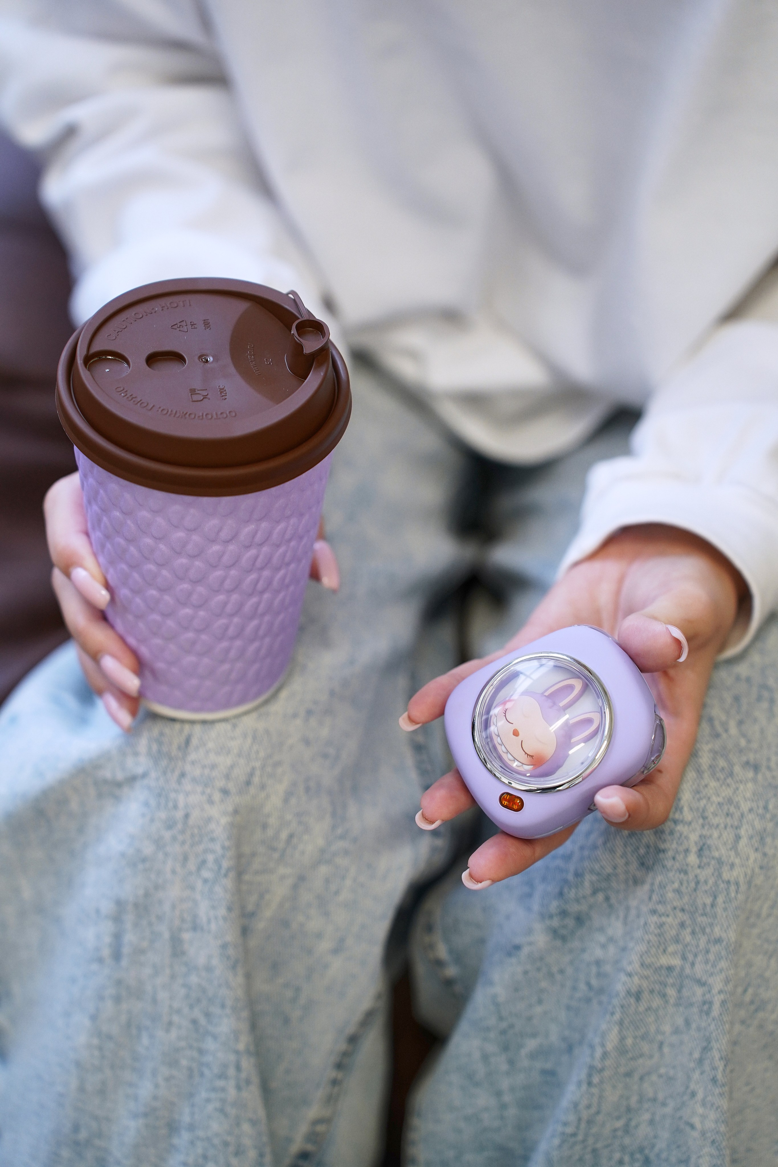 Наушники в интерьере. Фотограф