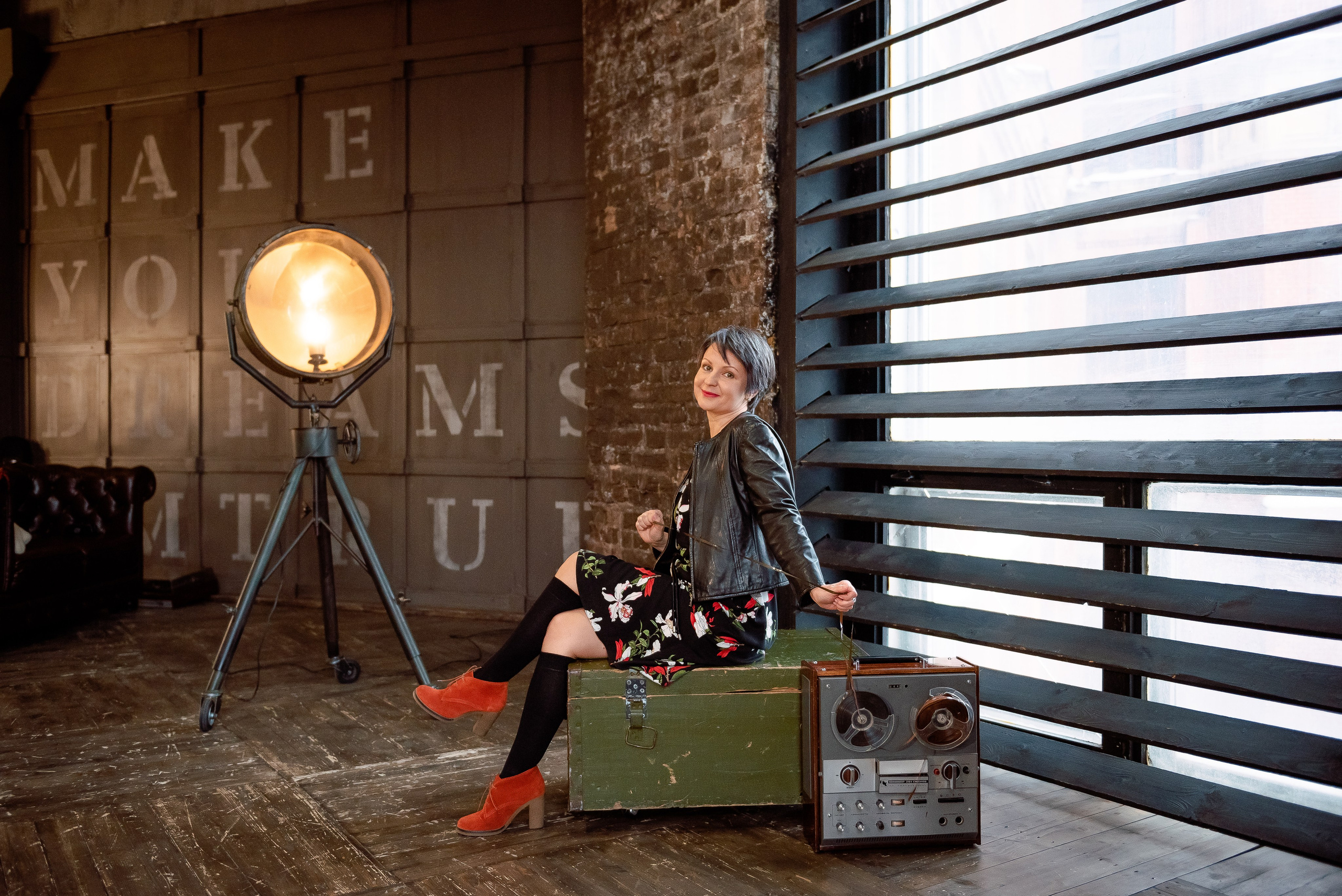 Семейная фотосессия в Wood-studio. Свадебный и семейный фотограф в Москве Юлия Винник