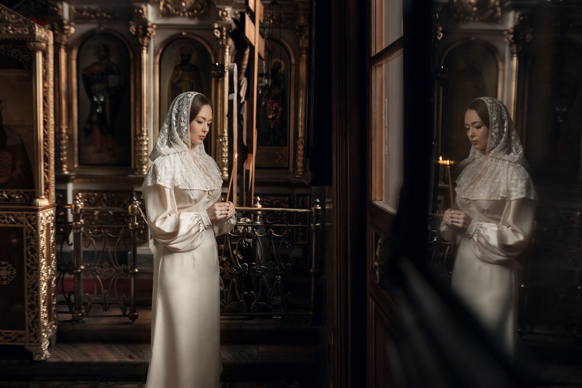 Съемка венчания в Москве в храме Воскресения Словущего в Даниловской Слободе на Тульской. Фотограф на Крещение, Венчание в Москве Ирина Шамина