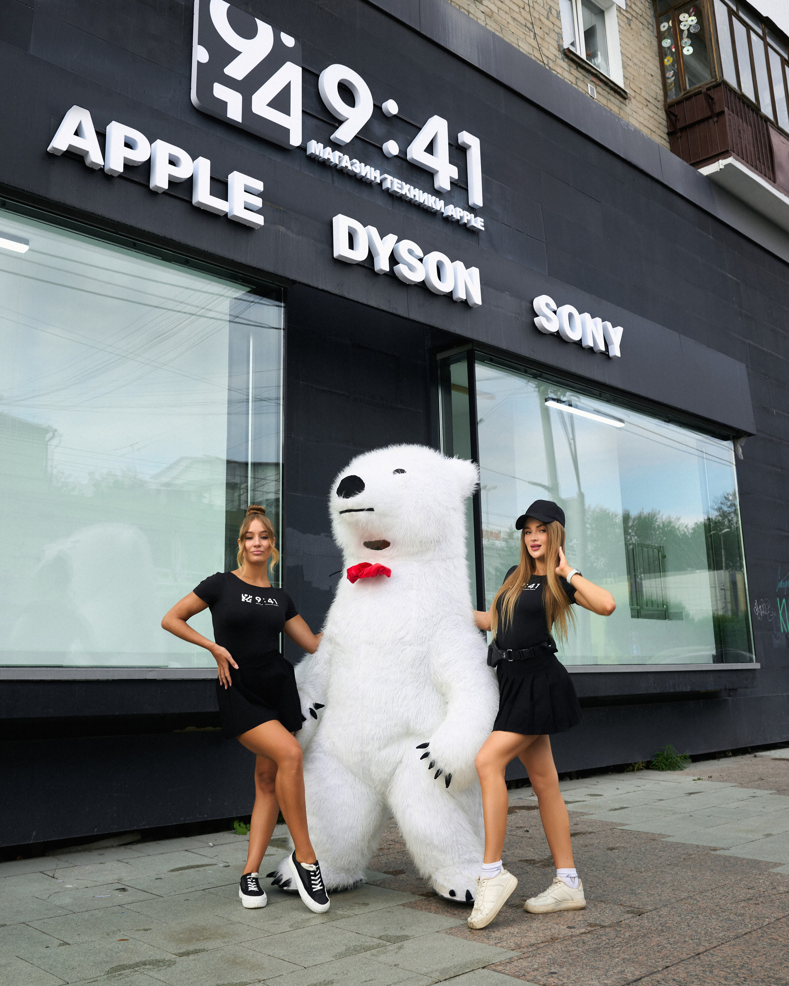 Открытие магазина техники 9:41. Фотограф Света Рыбакова