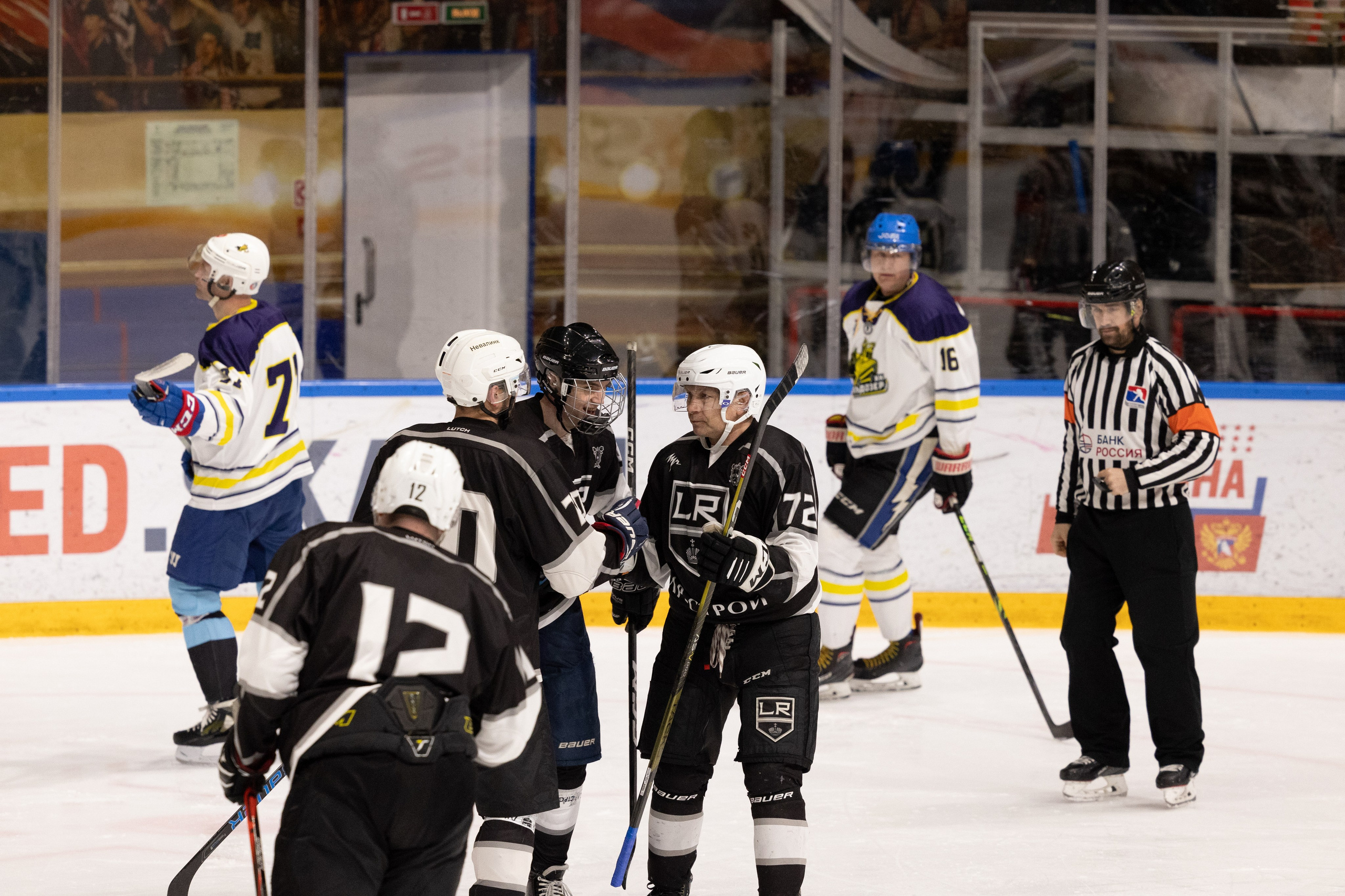 Бульдозер vs. LR-строй. Фотограф Александр Заломаев