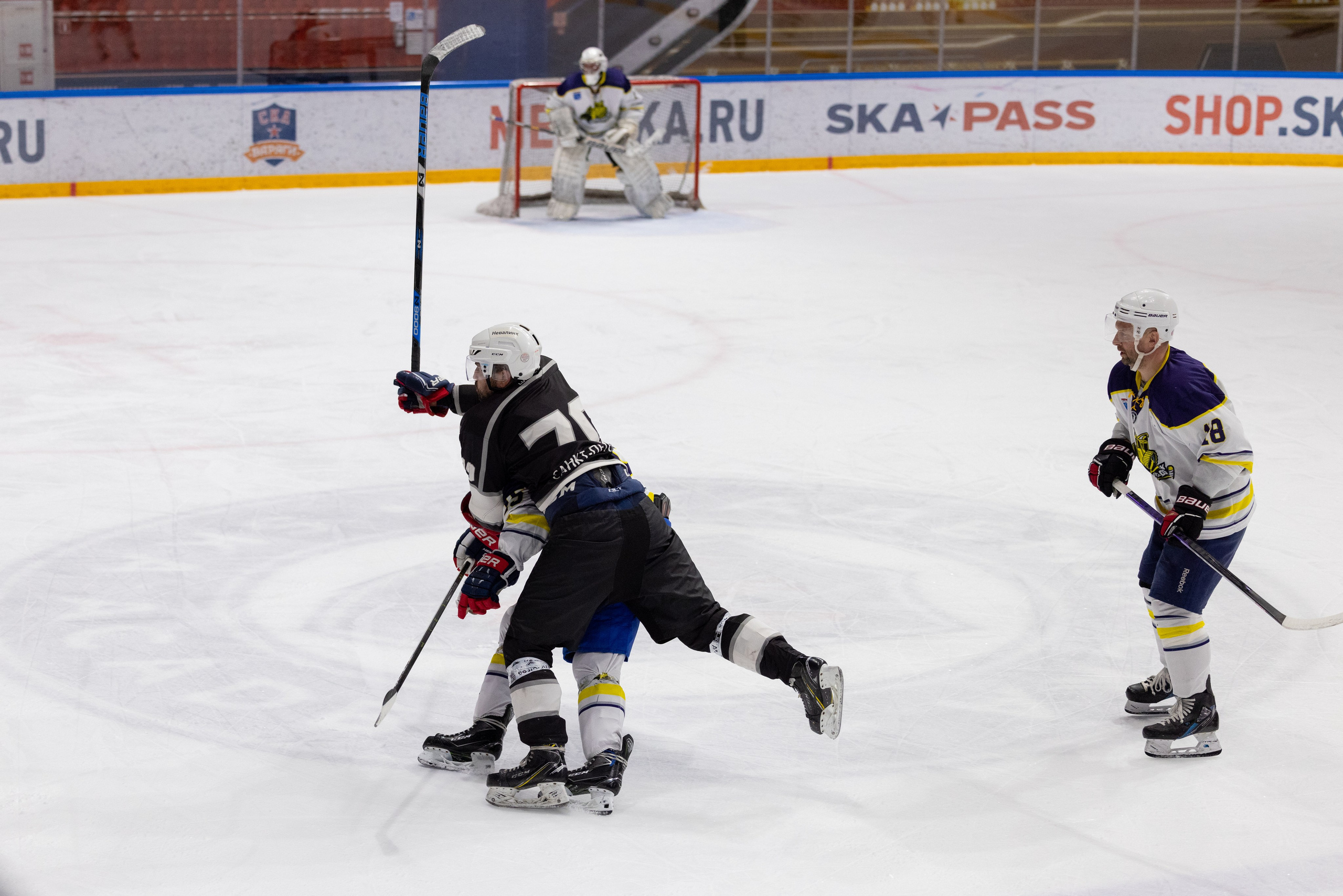 Бульдозер vs. LR-строй. Фотограф Александр Заломаев