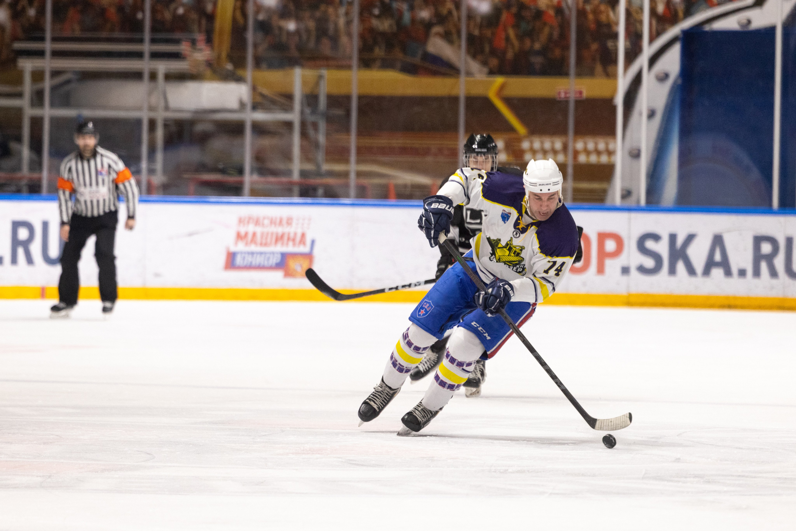 Бульдозер vs. LR-строй. Фотограф Александр Заломаев
