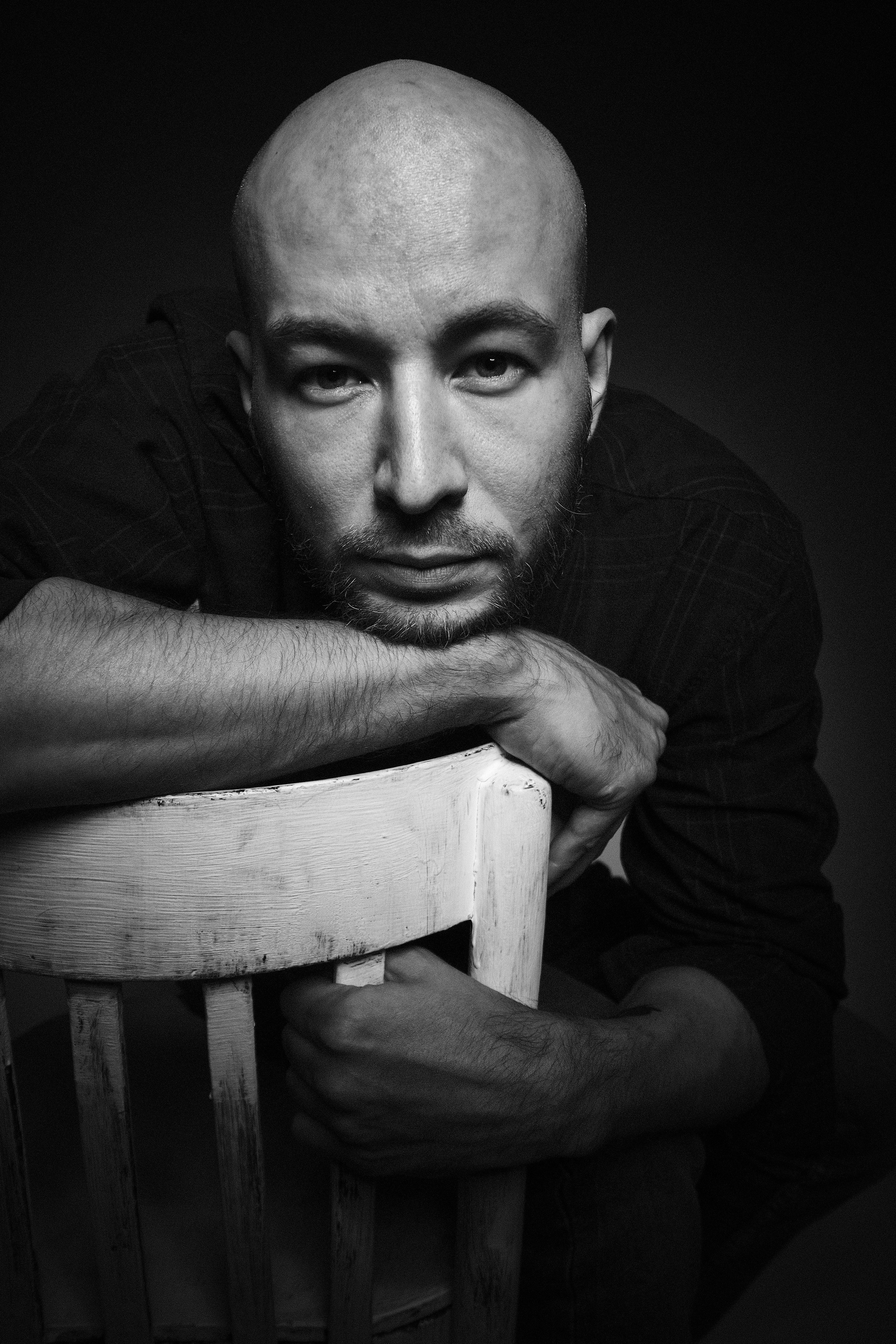 Фотограф Михаил Гуляев. Фотосессия в Новосибирске. Фотосессия в студии Новосибирск. Мужские фотографии.